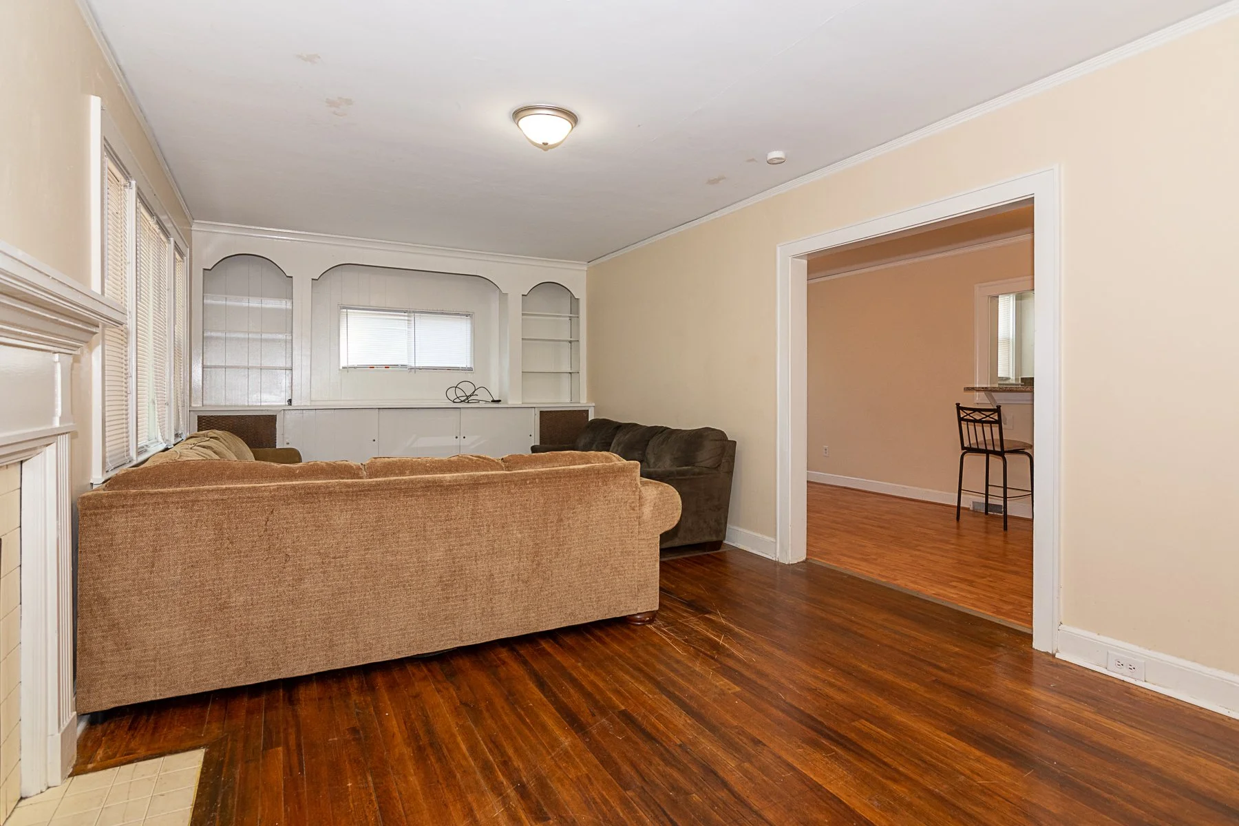 Virginia Living Room 1.jpg