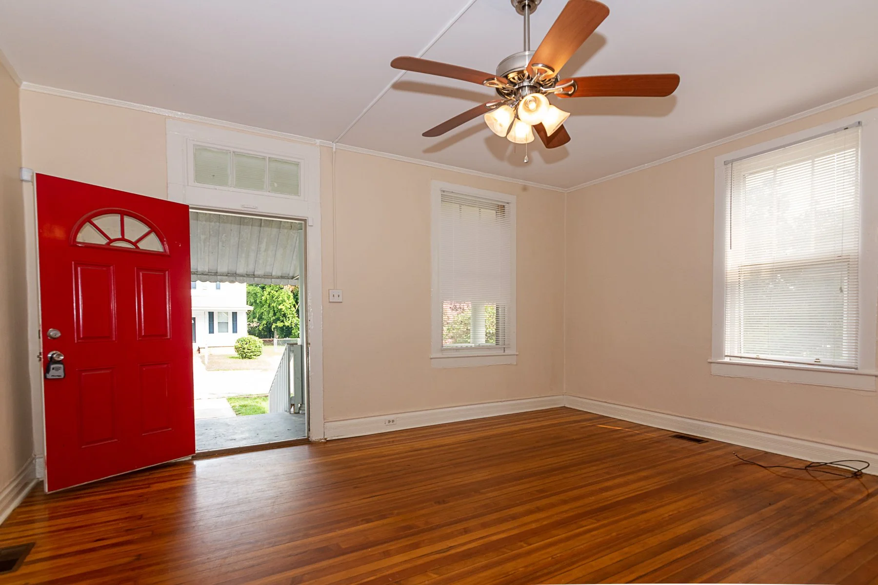 Texas Living room 1.jpg