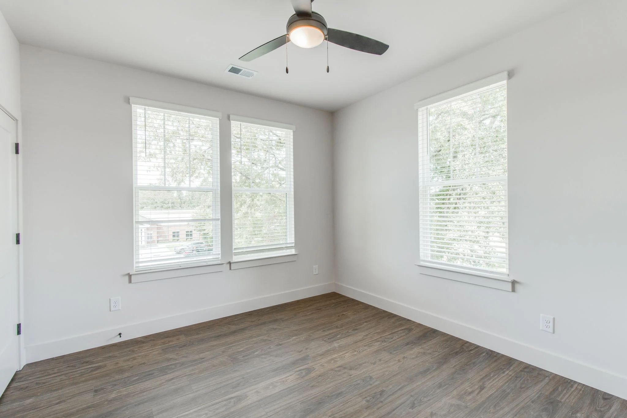 30-web-or-mls-2025 08 26 - 2516 Richland St A - Columbia-30.jpg