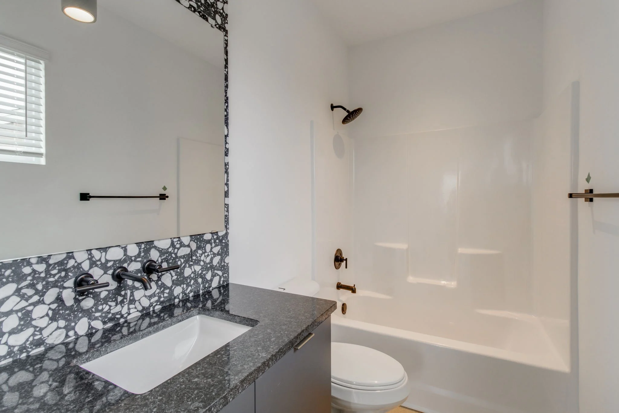 74-web-or-mls-Apartment D-17.jpg