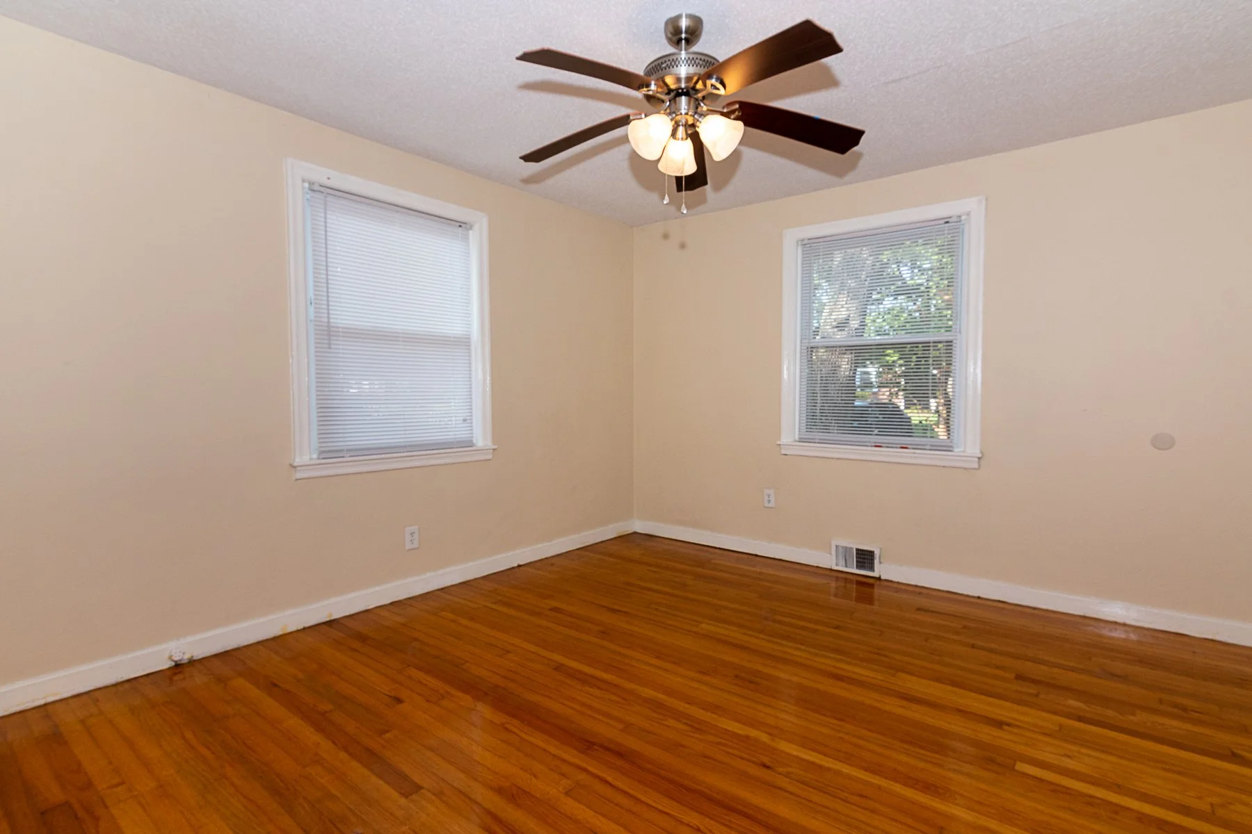 Honeysuckle Bedroom 3_3.jpg