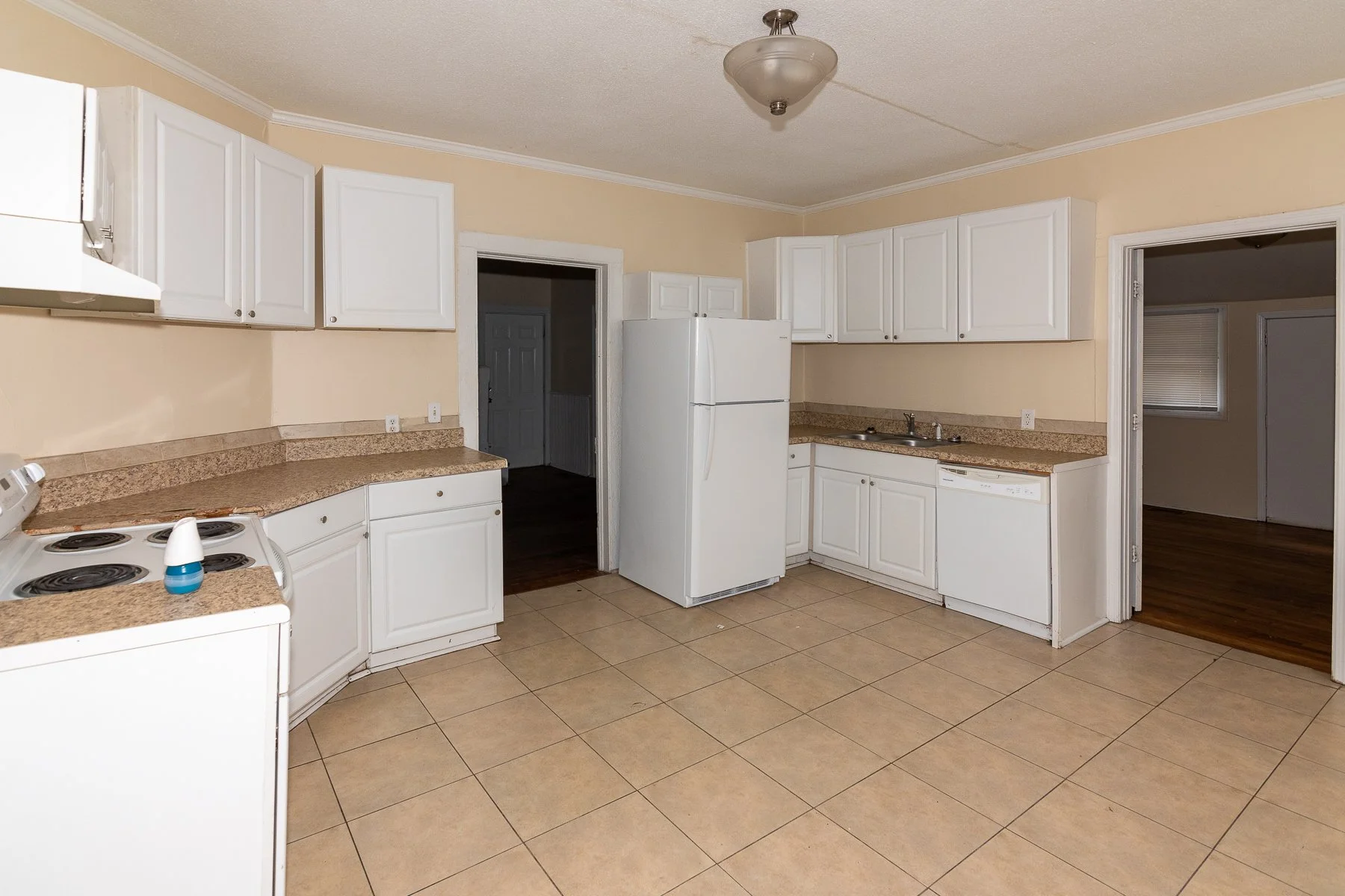 644 Kentucky Kitchen 1.jpg