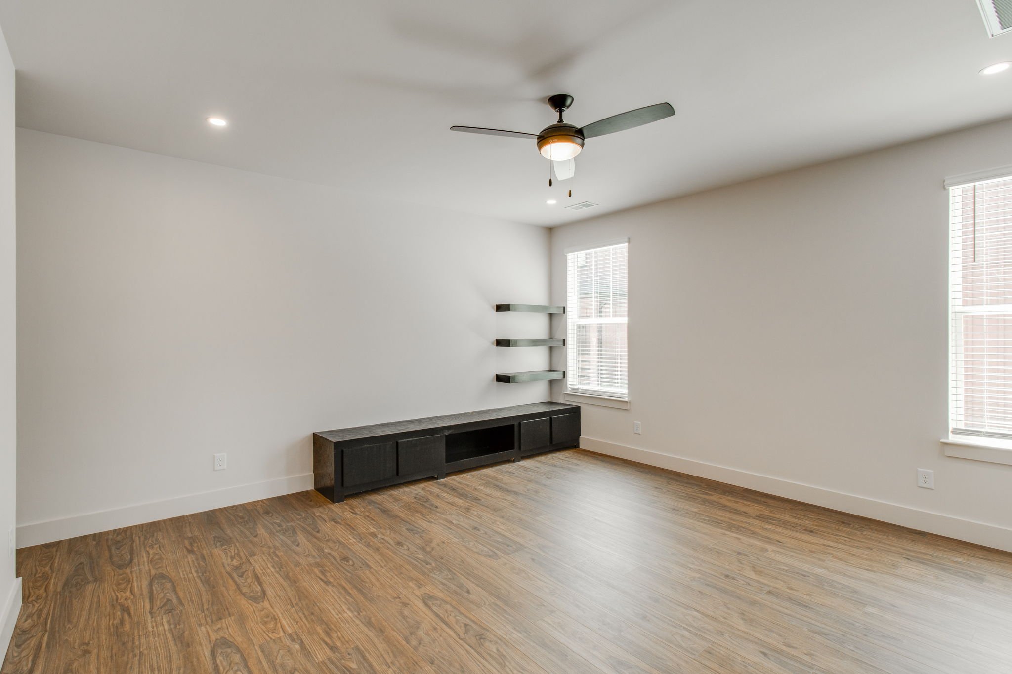 14-web-or-mls-2025 08 26 - 2516 Richland St A - Columbia-14.jpg