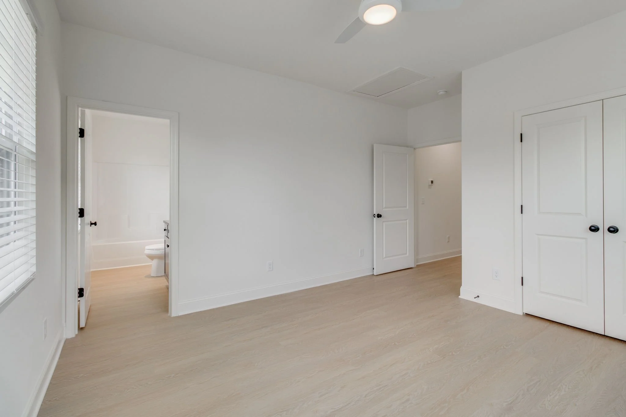 67-web-or-mls-2023 05 30 - 1410 Barnwell St-Columbia-67.jpg