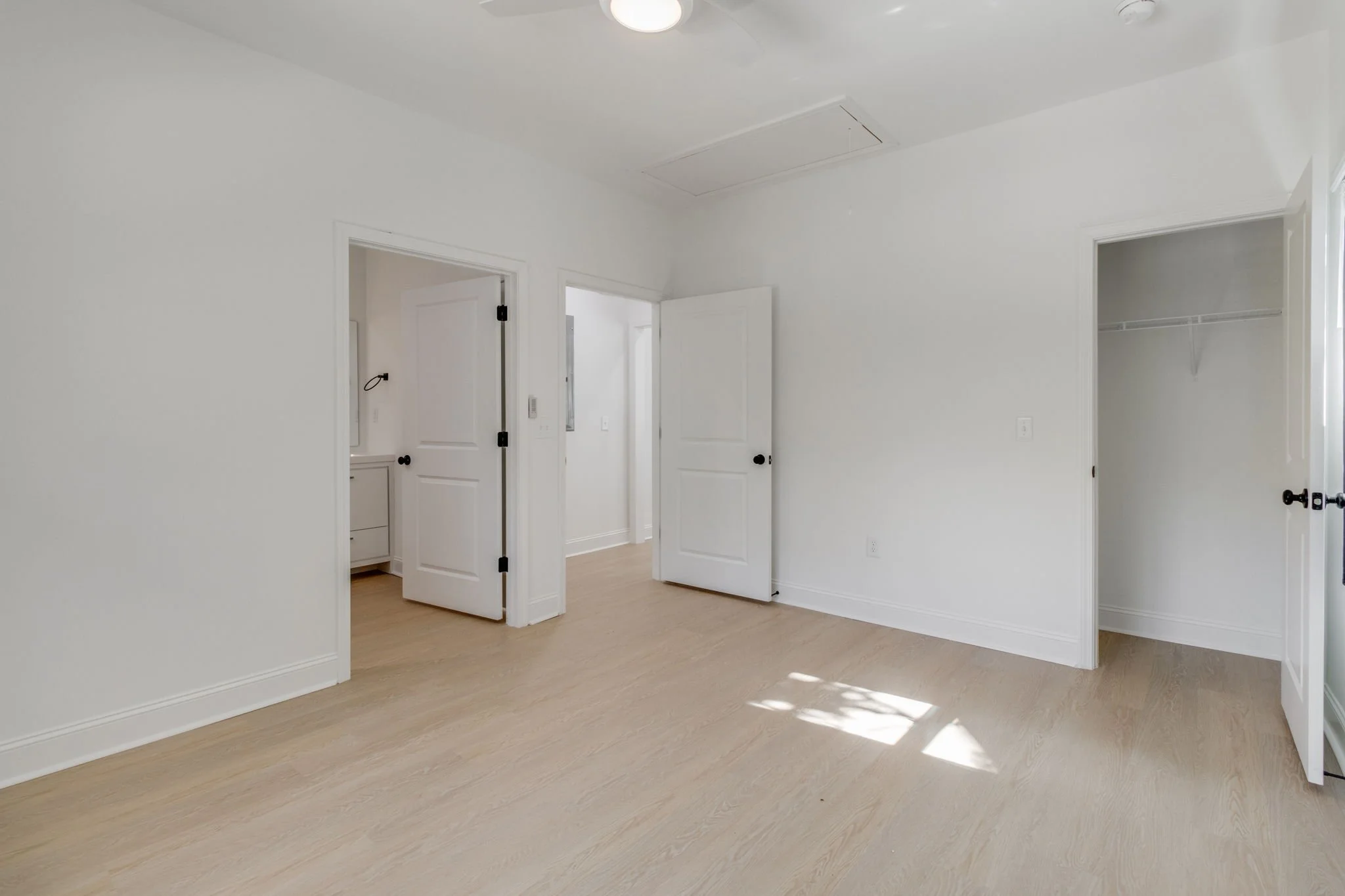 17-web-or-mls-2023 02 28 - 133HardenSt - Columbia-17.jpg