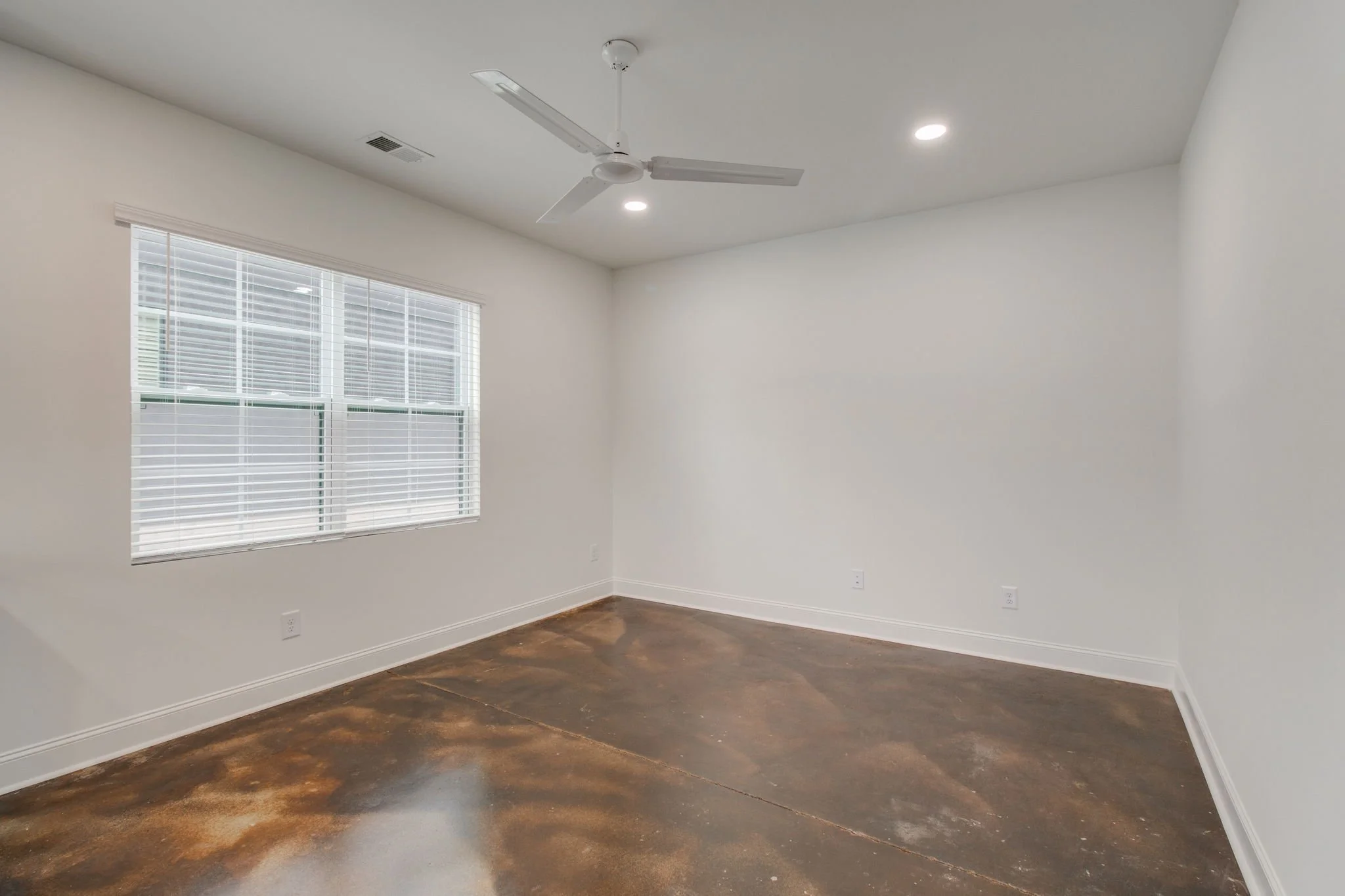 10-web-or-mls-2023 05 30 - 1410 Barnwell St-Columbia-10.jpg