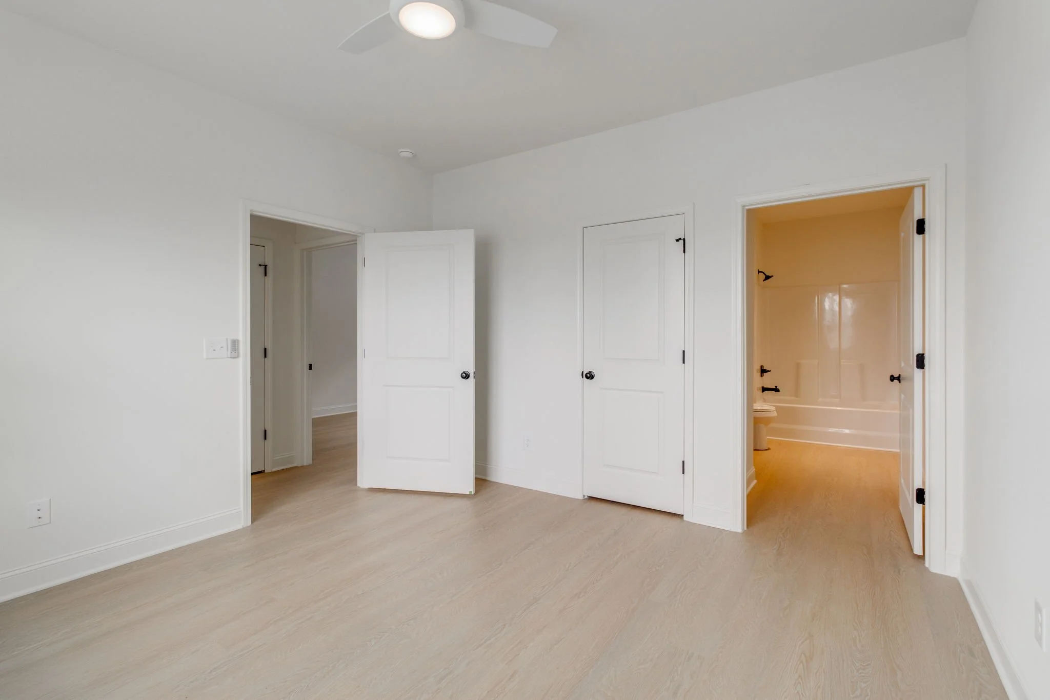 33-web-or-mls-2023 05 30 - 1410 Barnwell St-Columbia-33.jpg