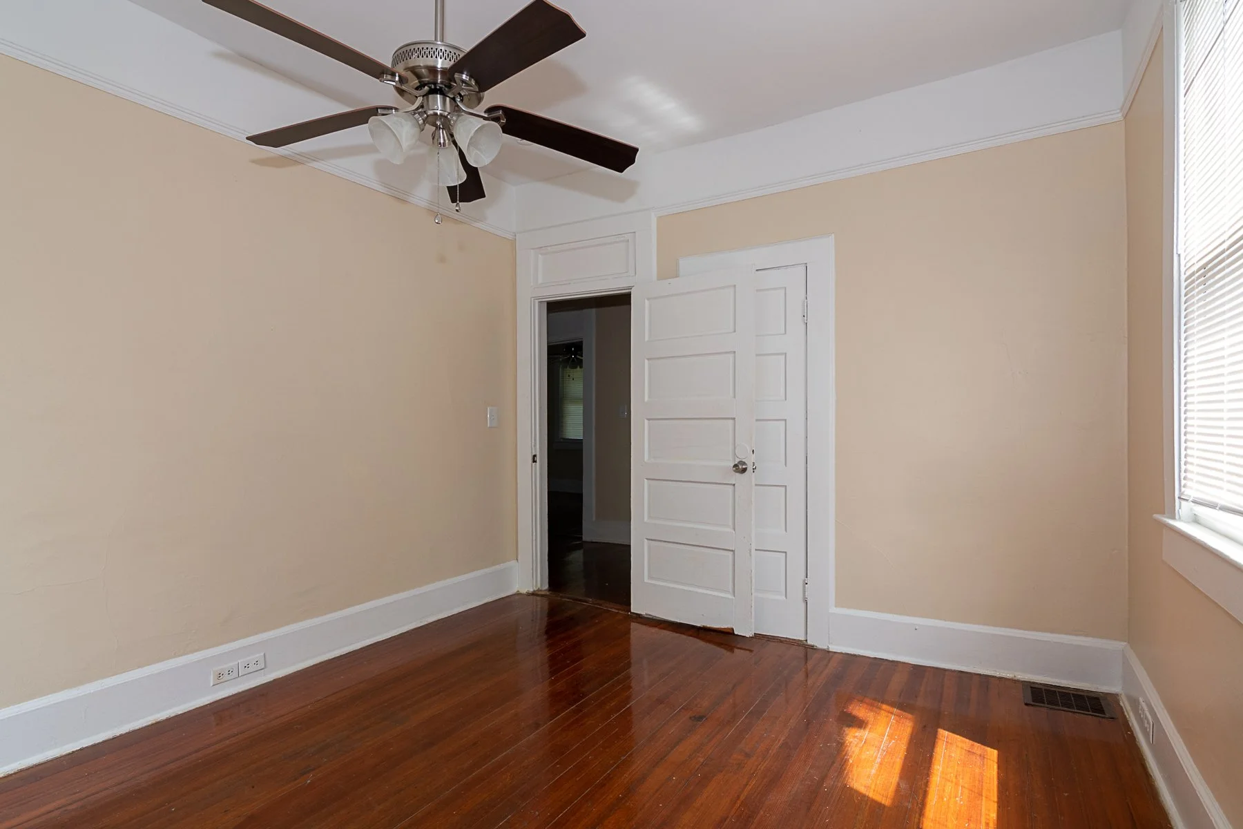 2317 Lee bed 3_2.jpg