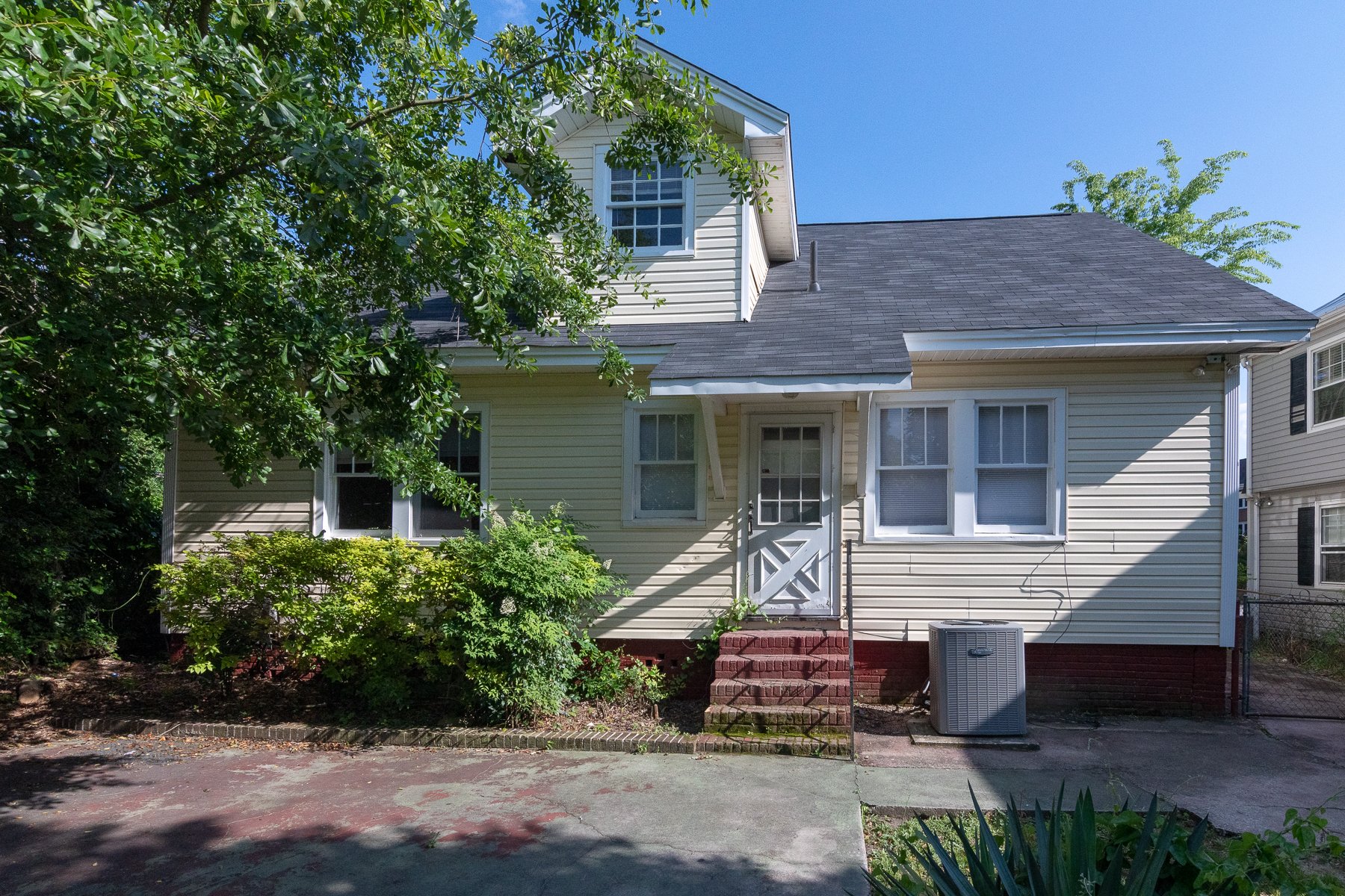 1723 Wheat Back Exterior 2.jpg