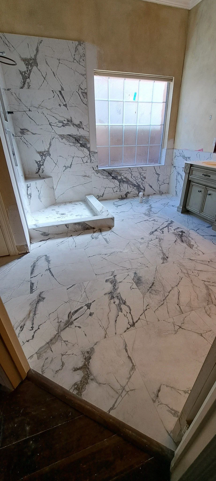 bathroom2.JPG