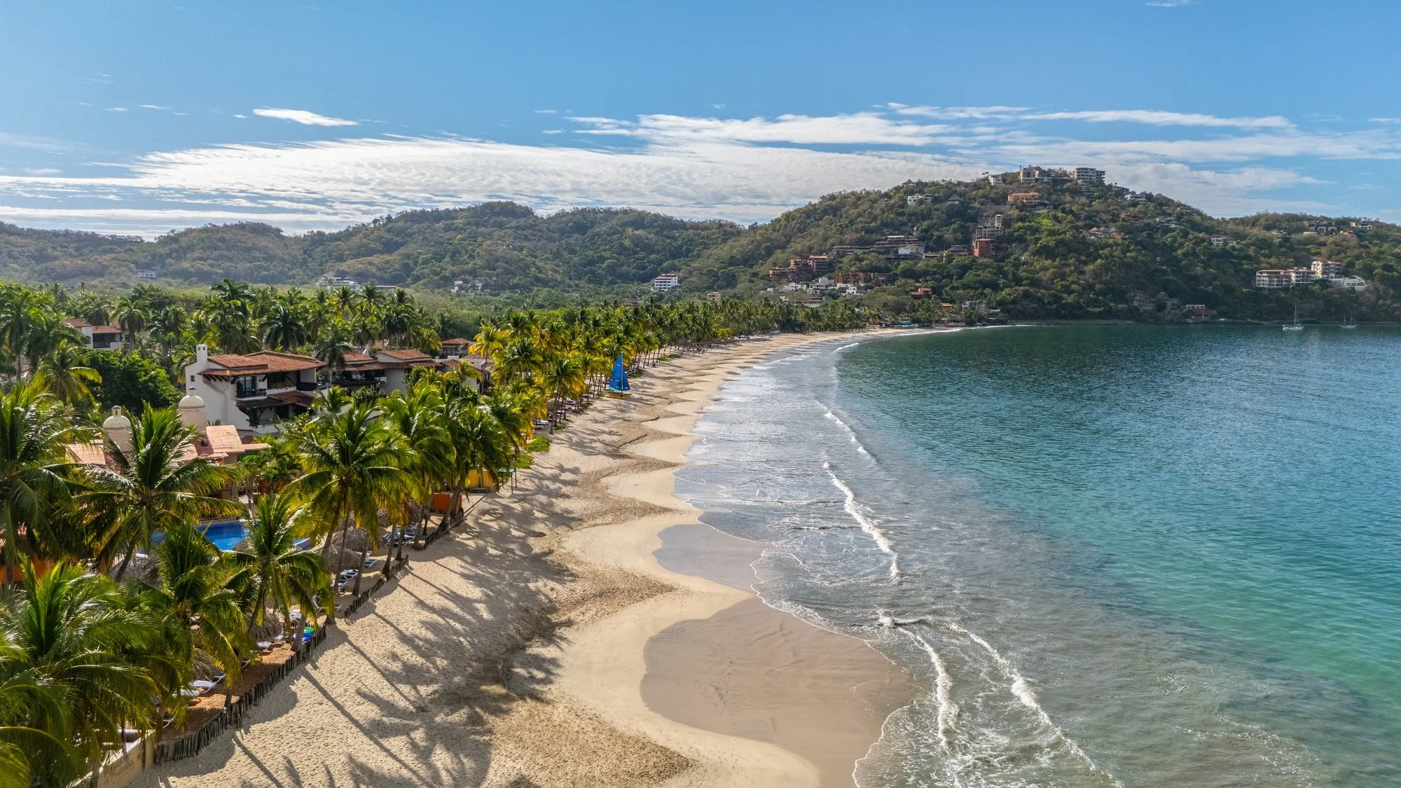 680824ddc33b6-La-Ropa-Ixtapa-Zihuatanejo-1_gmxdot_jpg.jpeg