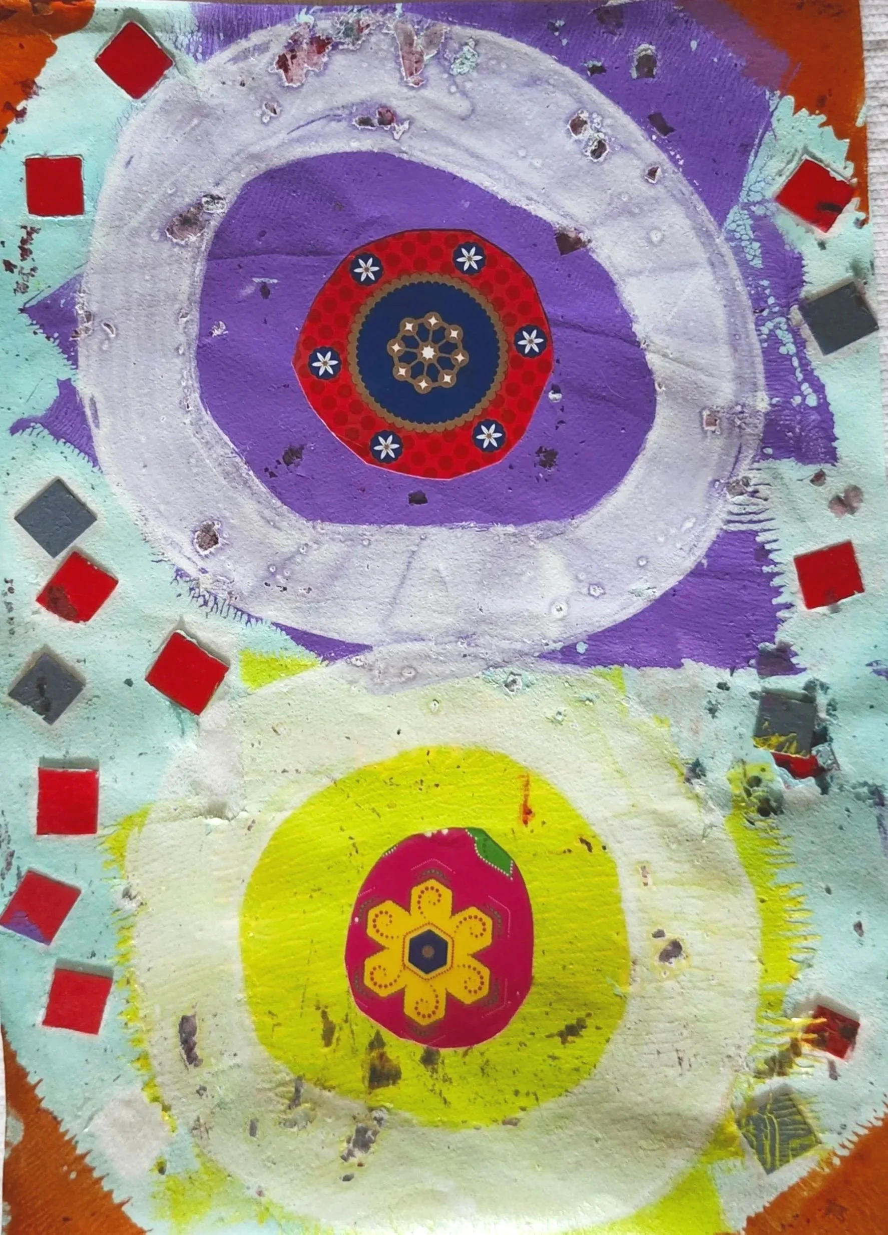 Peintre abstraites de deux formes globulaires colorées, entourées de mosaïques en forme de carrés rouges, gris et noirs. Style abstrait et vibrant.