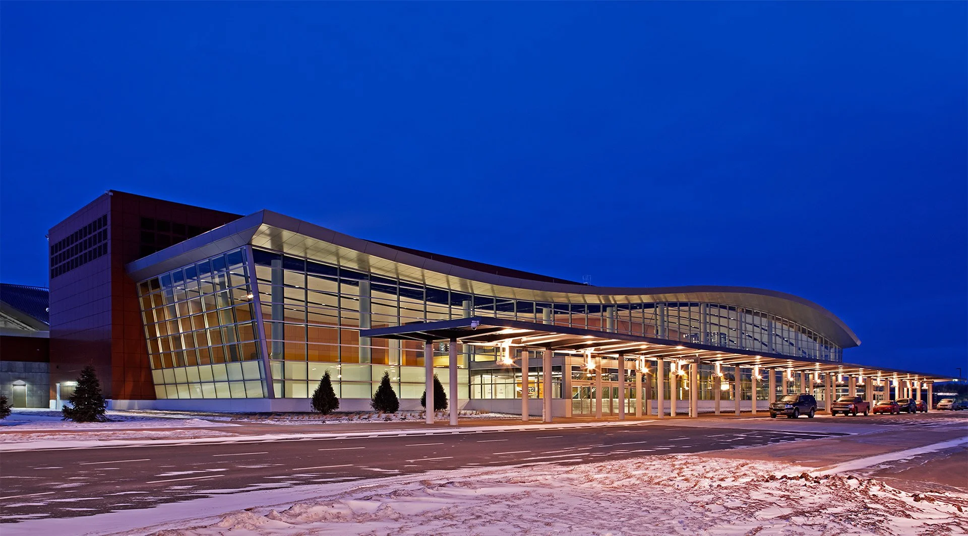 Duluth-Airport-Header_1920x1064.jpg