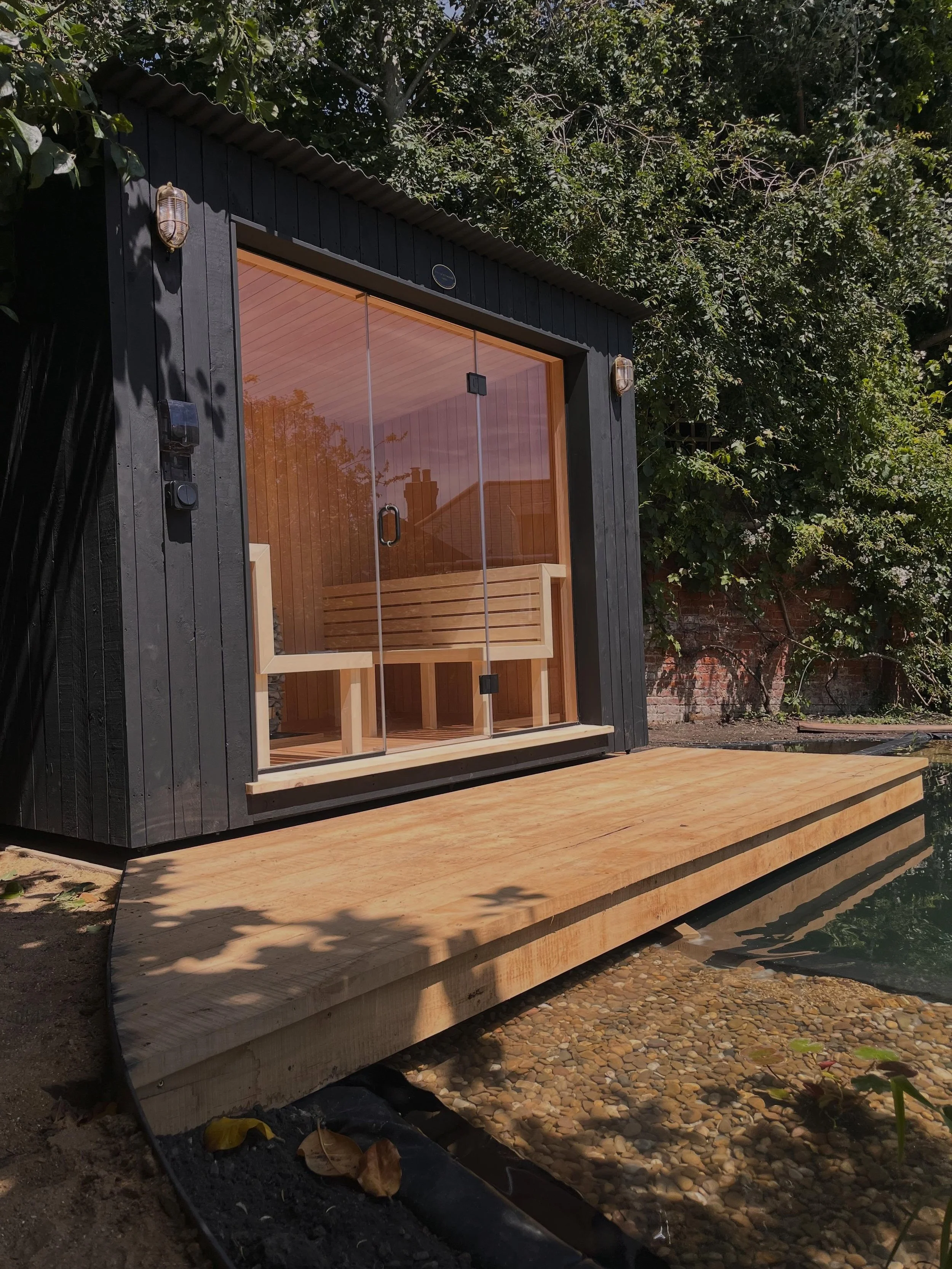 A bespoke garden sauna for a beautiful Suffolk property.

Simple, timeless, and built to create the perfect space for relaxation and wellbeing. A pleasure collaborating with the talented @edhopkinsgardens on this fantastic project.  #gardensauna #bes