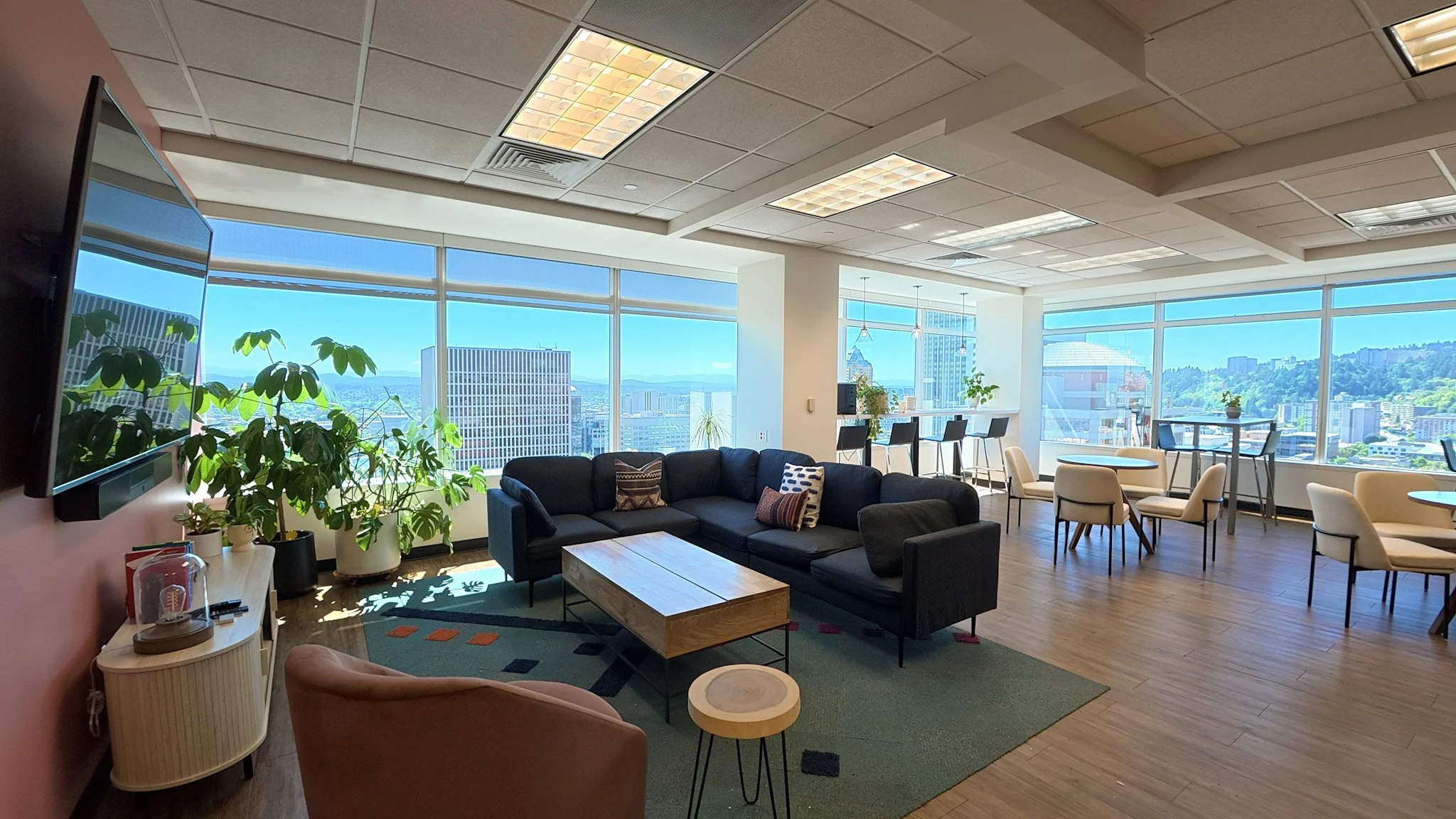 Living Room 2.jpg