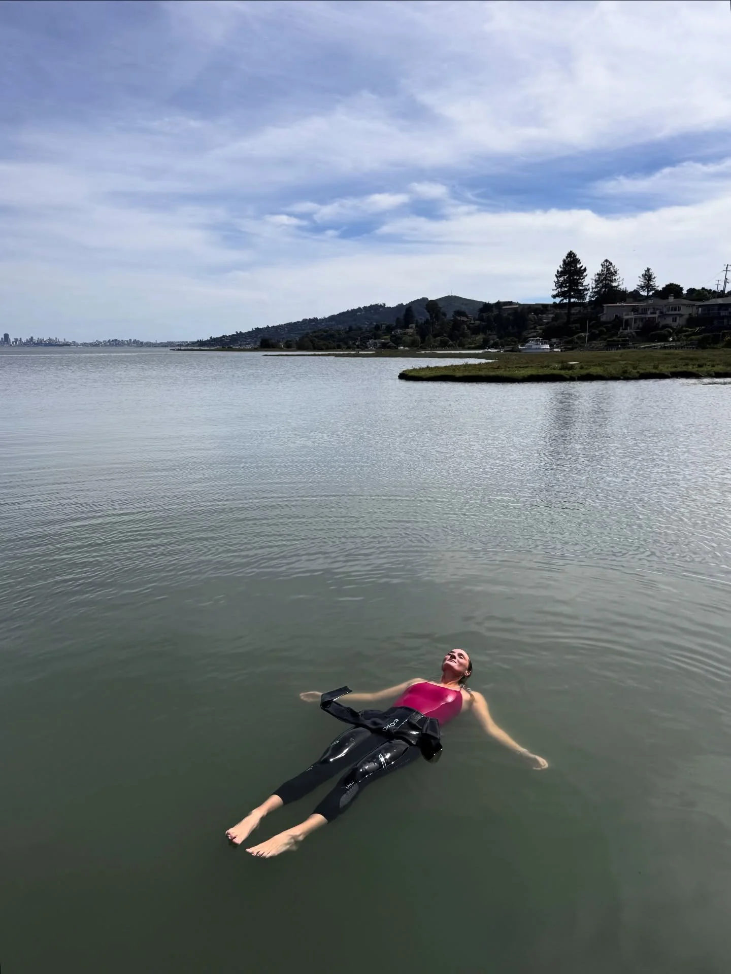 46 miles, 20 hours in the ocean, 1 week of training. 
.
Feeling REALLY good about where I am at. In addition to swimming I had two trips (one for work), 2 lifting sessions, a body work session with @sheriburgoyne33 , and a 90min bike ride. 

.
Follow