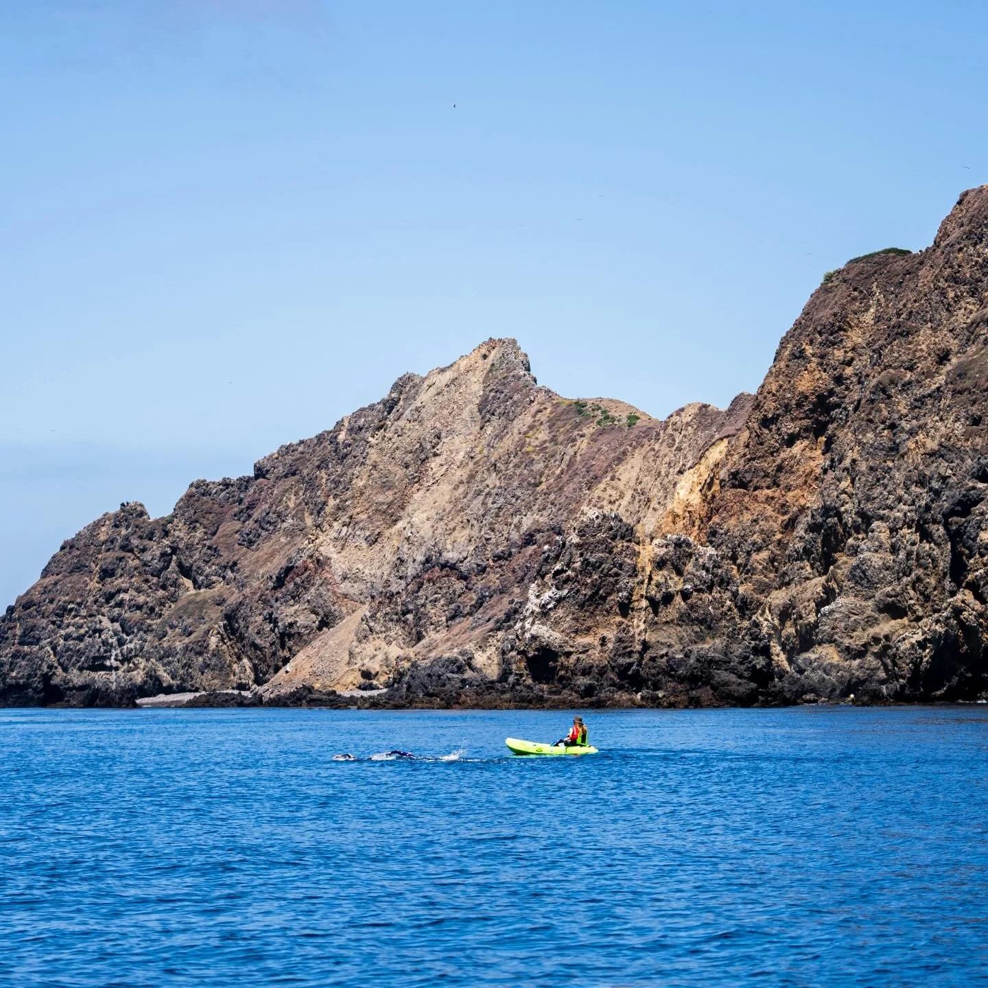 Still thinking about how amazing last weekends training swim was. Very grateful for this life and the people in it. 
.
Sorry not sorry for the Anacapa spam over the new few weeks. 
.
@sarahstoked @bex.wyant @mgeringer @natashabenjaminfilms @nathangar