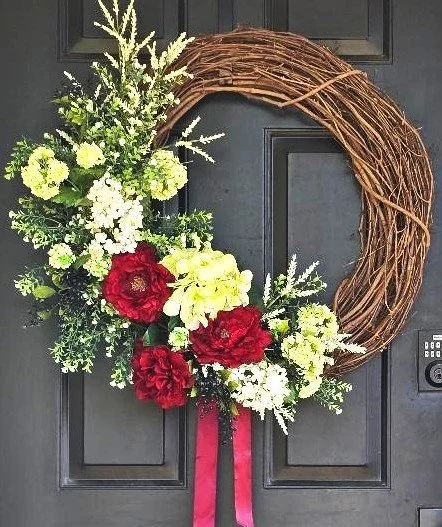 How I Designed My Front Porch Planters Around a Wreath