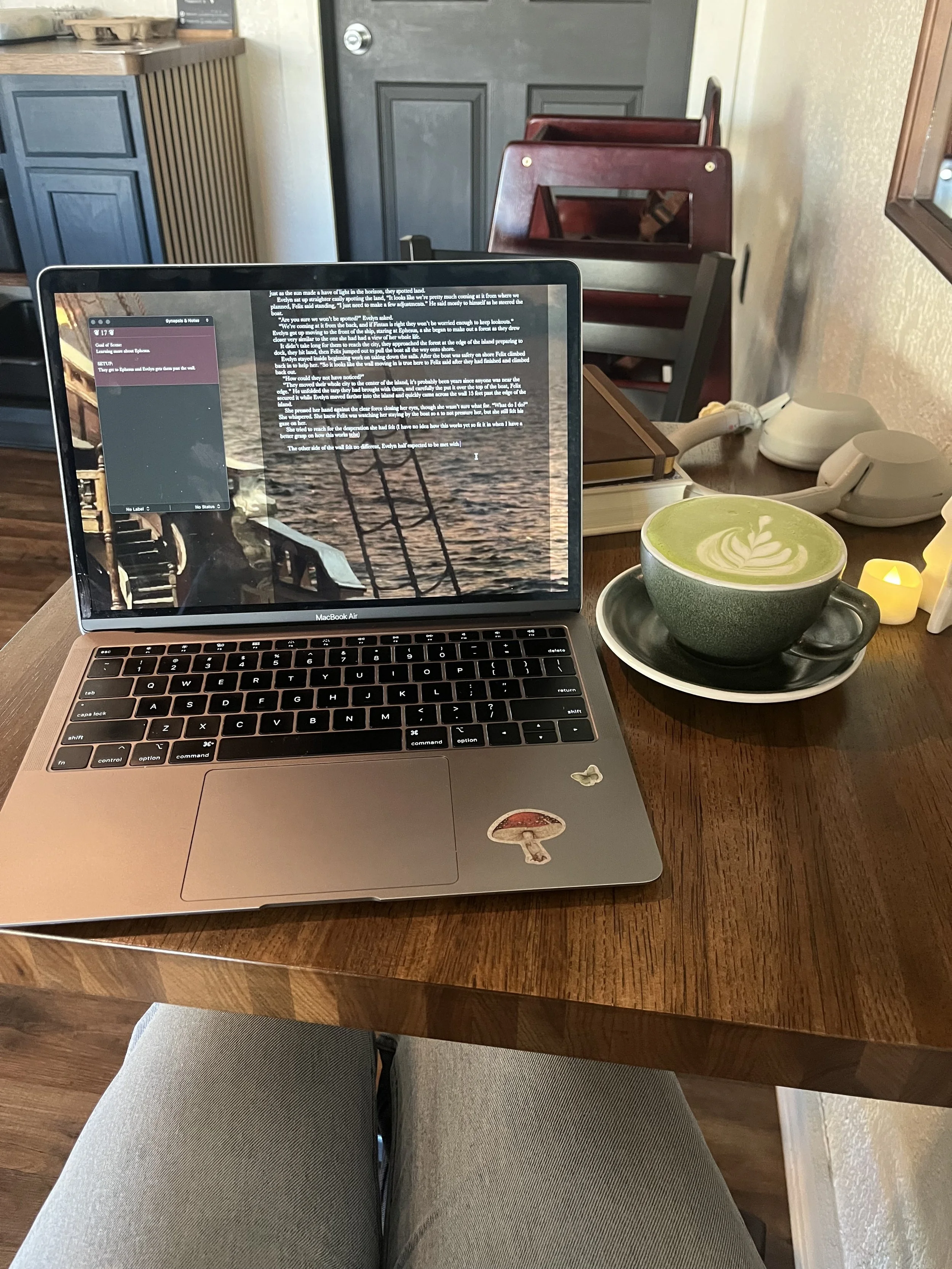 The Balance of Pantsing and Plotting