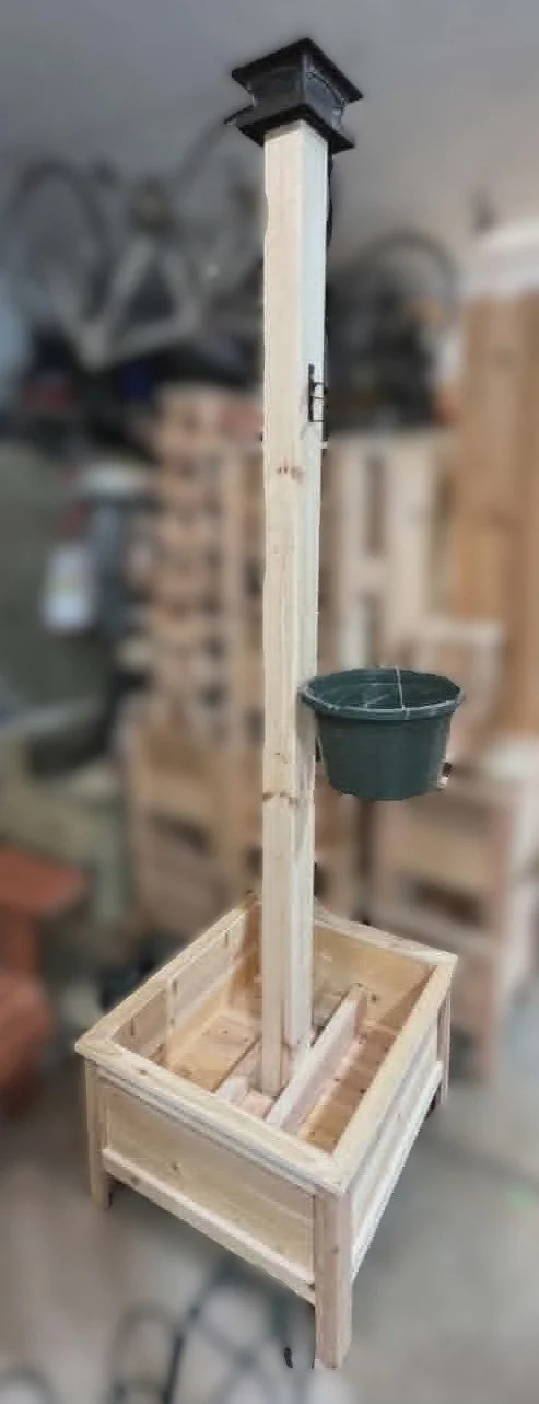 Planter 2.jpg