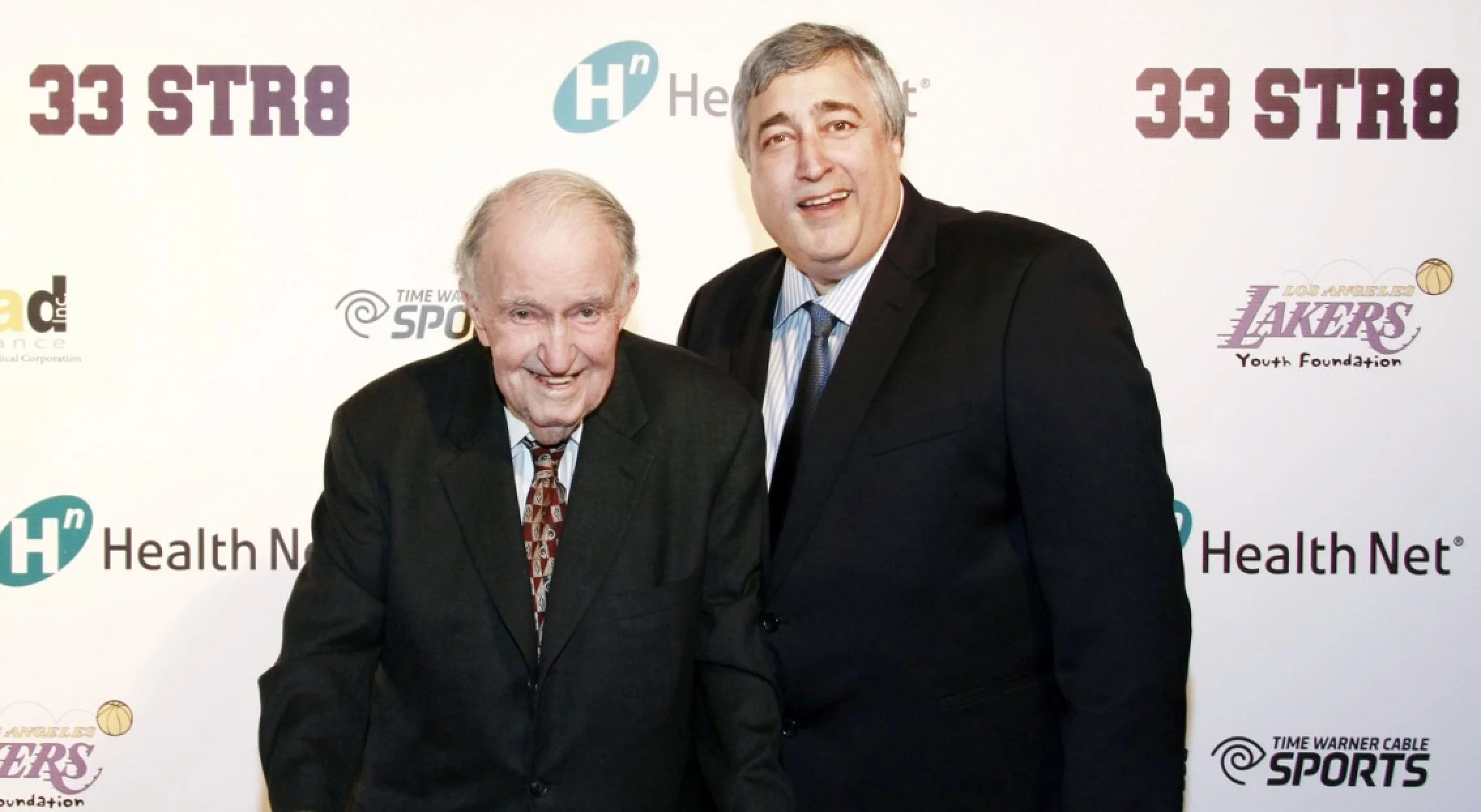 Elliott & Dennis - Lakers sign.jpg