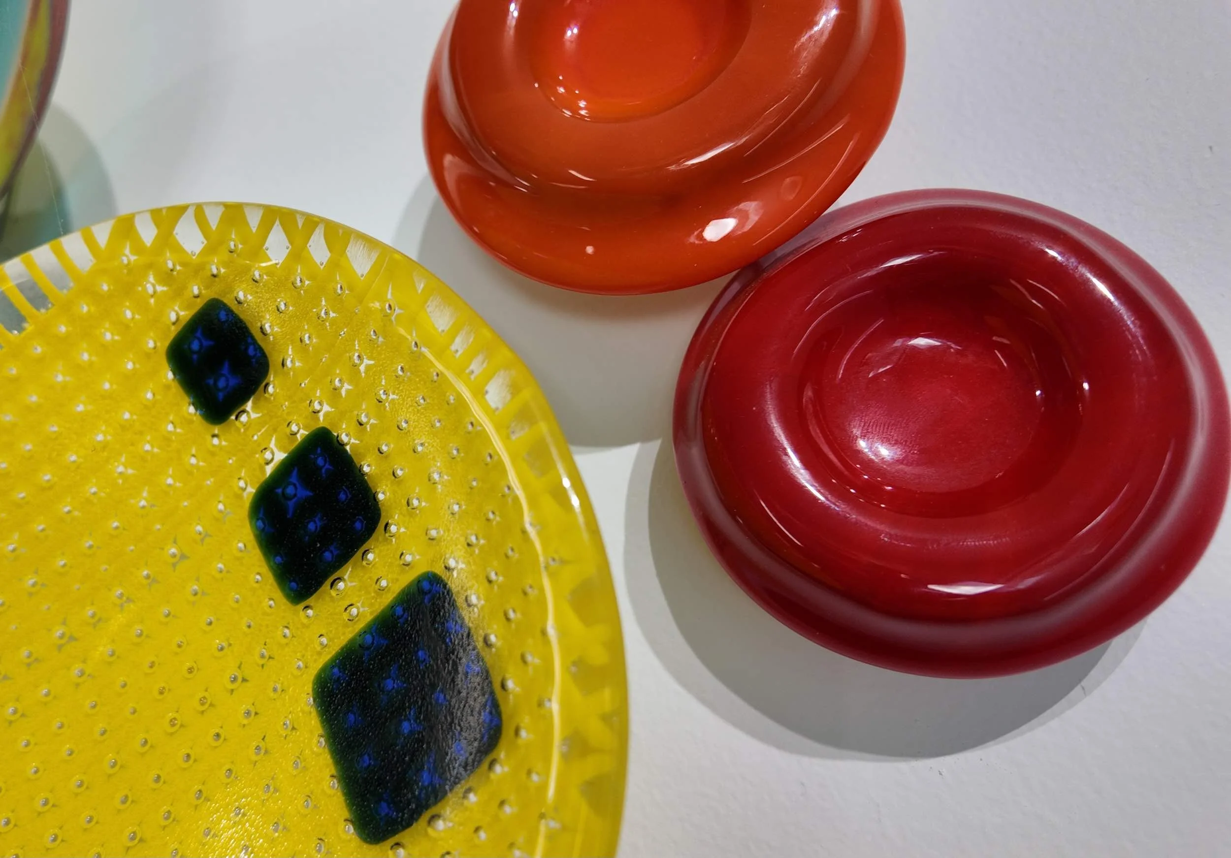 colorful-glass-disc-wall-casting.jpg