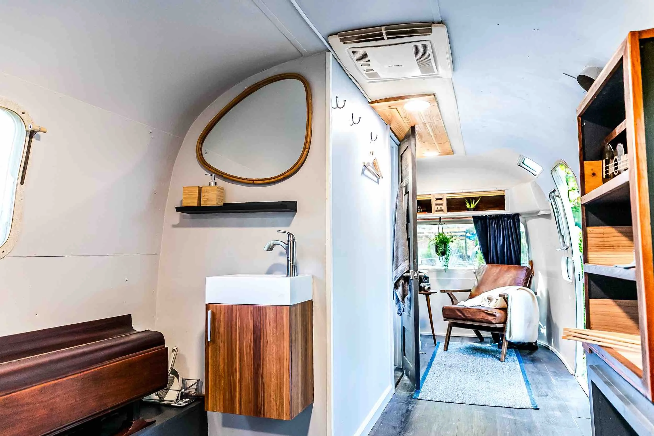 nestinteriormirror1.jpg