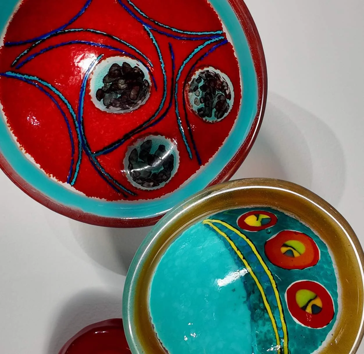 bright-convex-glass-disc-detail.jpg