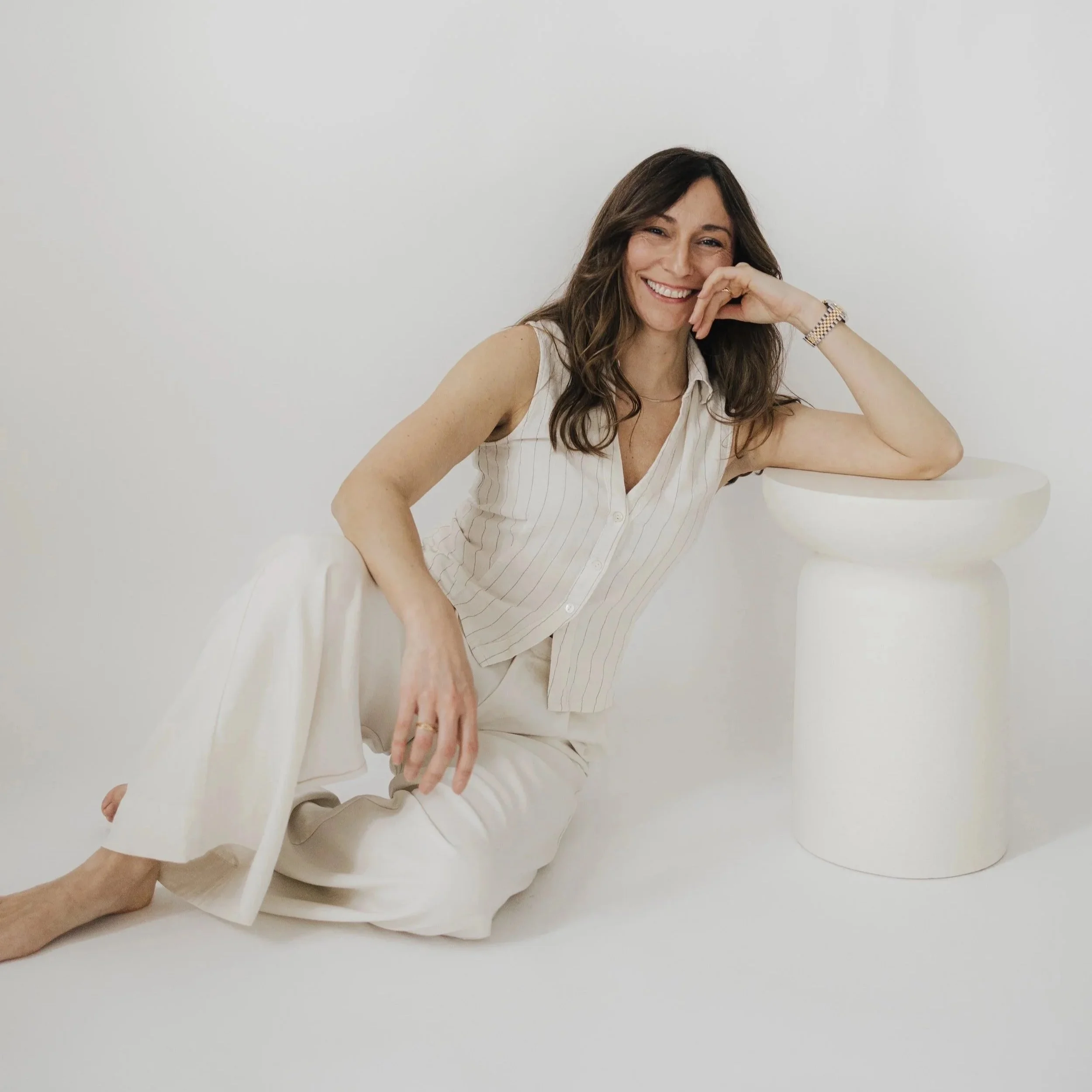 Hi, ich bin Ewelina deine Papeterie Designerin. Ich gestalte Premium Hochzeitspapeterie die individuell auf deine Bedürfnisse und Wünsche angepasst wird. Ich freue mich auf deinen Kontakt und unsere Zusammenarbeit.