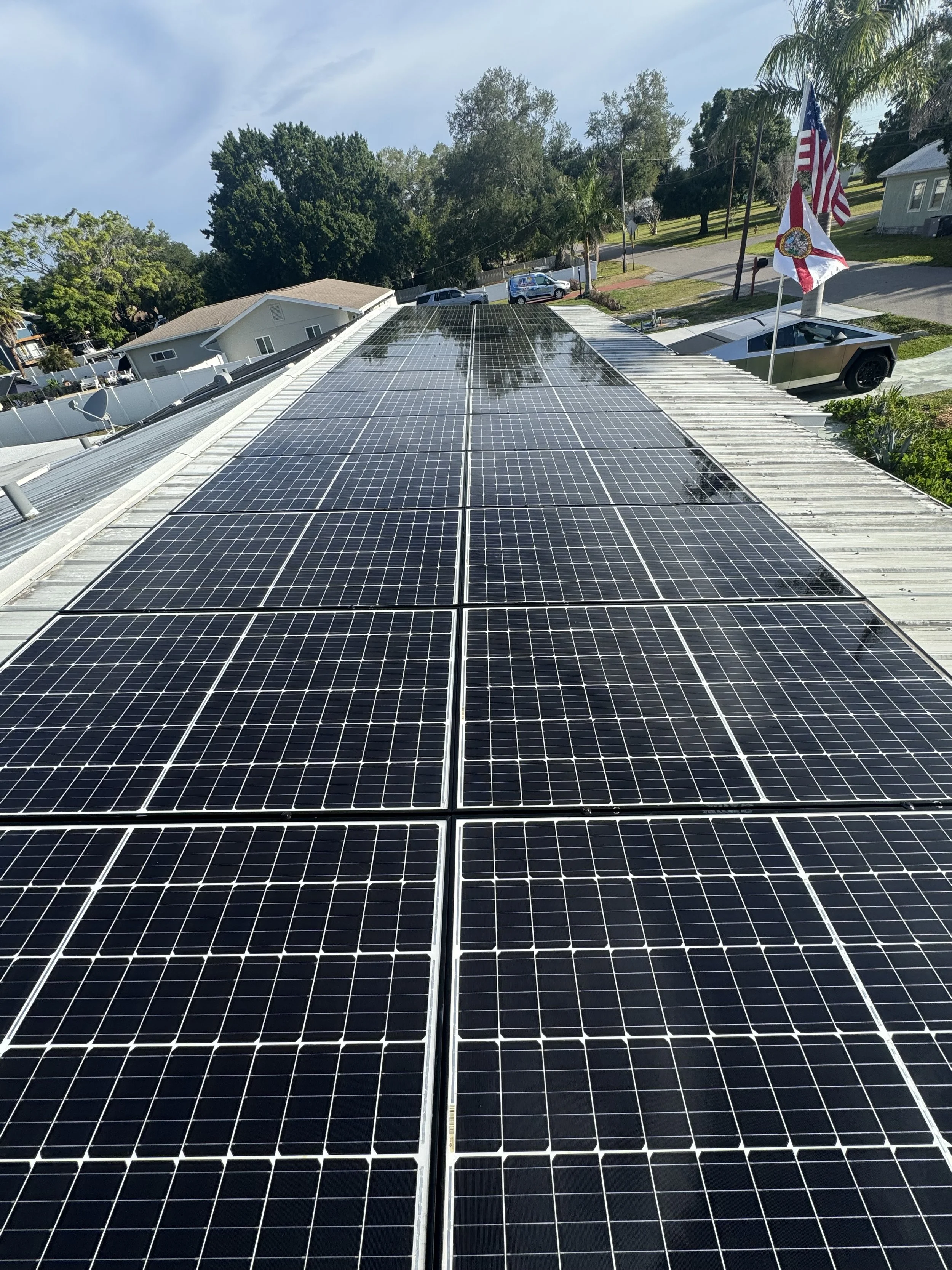 Solar Panel Cleaning Service - Maximize Efficiency & Savings