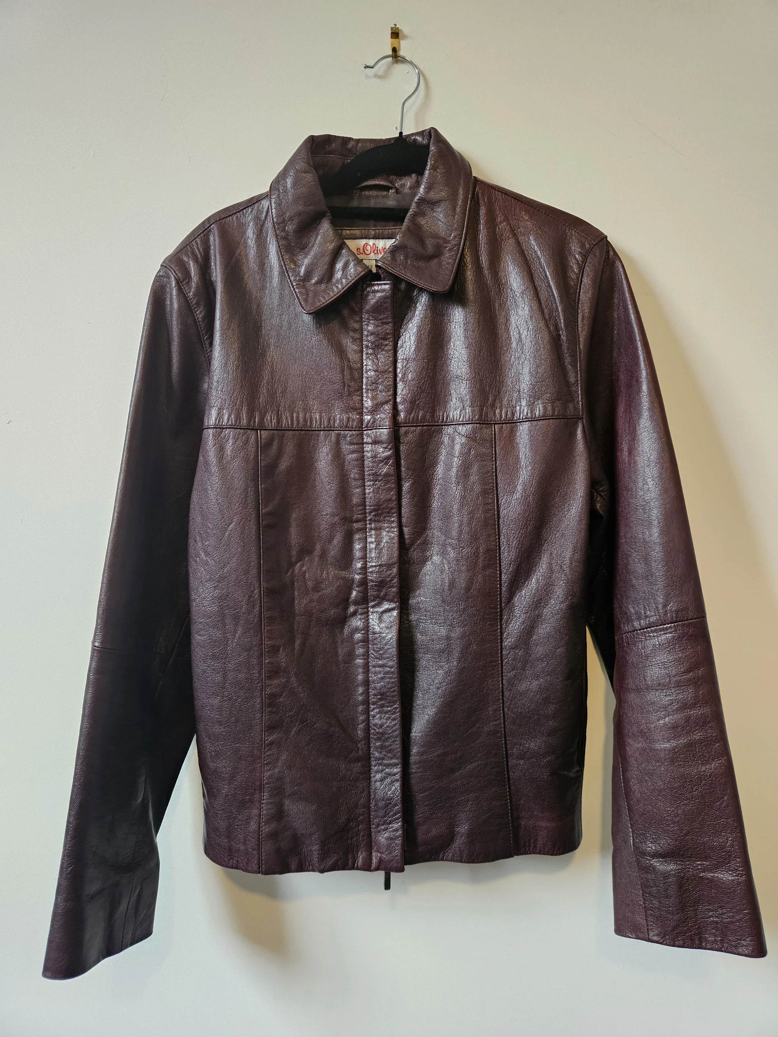 Elegant Leather Women's Jacket - Size 42 (14)