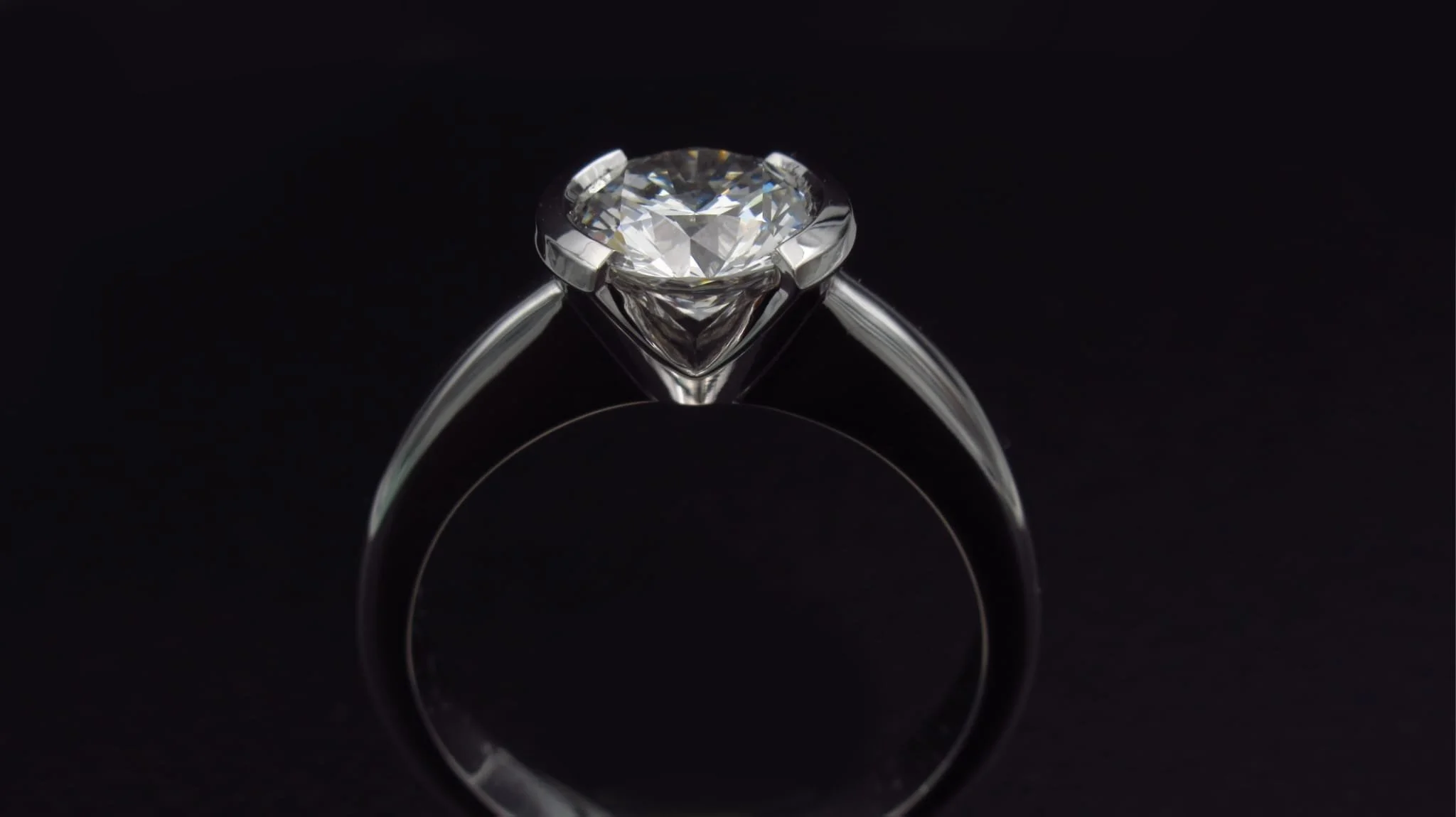 Solitaire or gris et diamant 
