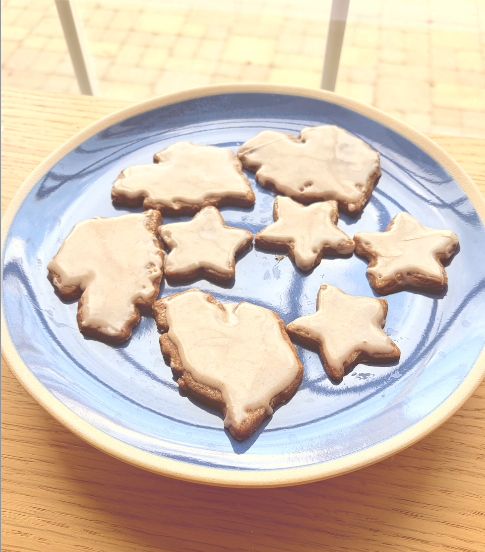 Iced Gingerbread Cookies (1 dozen)