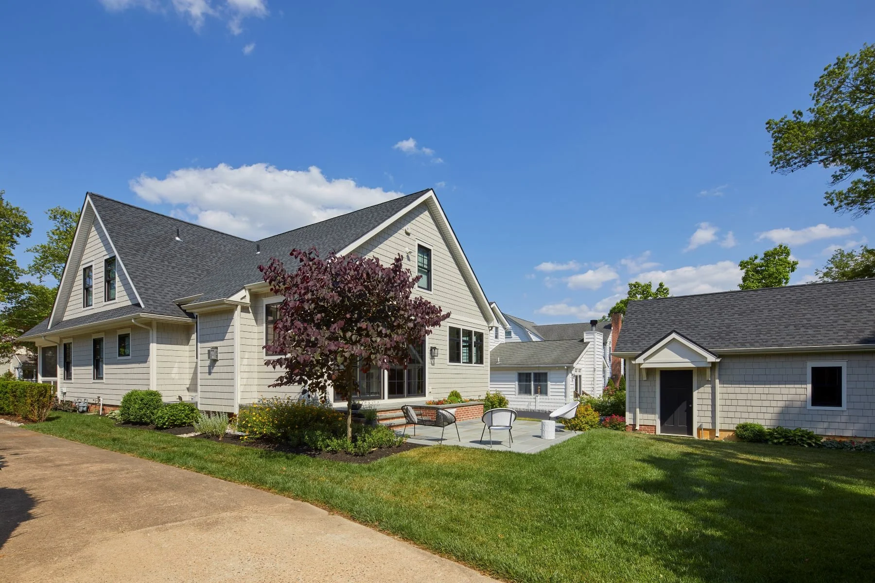 contemporary-classic-rear-bluestone-patio-raised-planter-seating-detached-garage-haddon-heights-nj.jpg