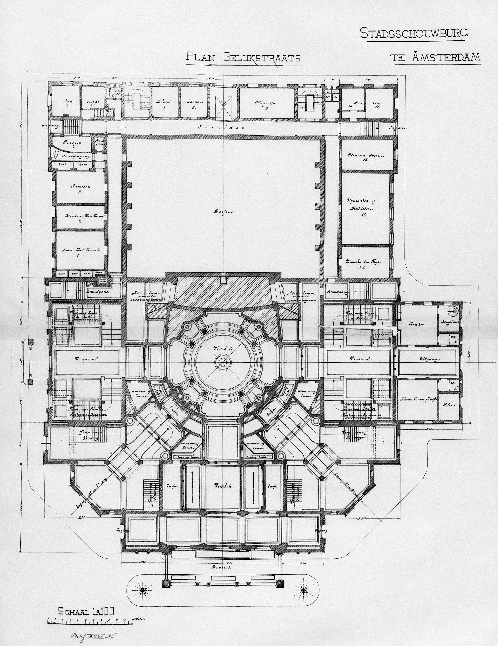 Architectural blueprint of a building layout, with rooms and corridors labeled in Dutch, including a large circular central hall, and detailed measurements around the perimeter.