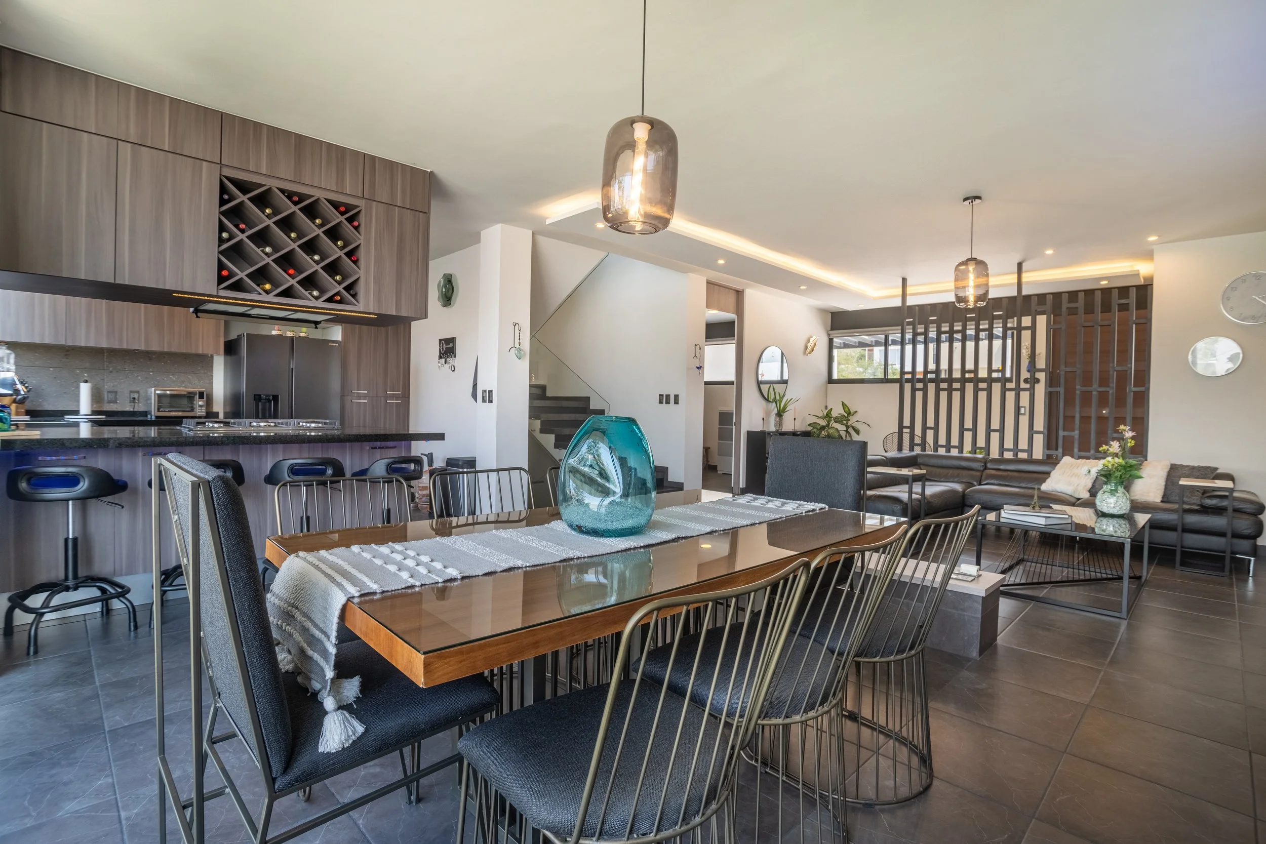 03_comedor_cocina_escalera.jpg