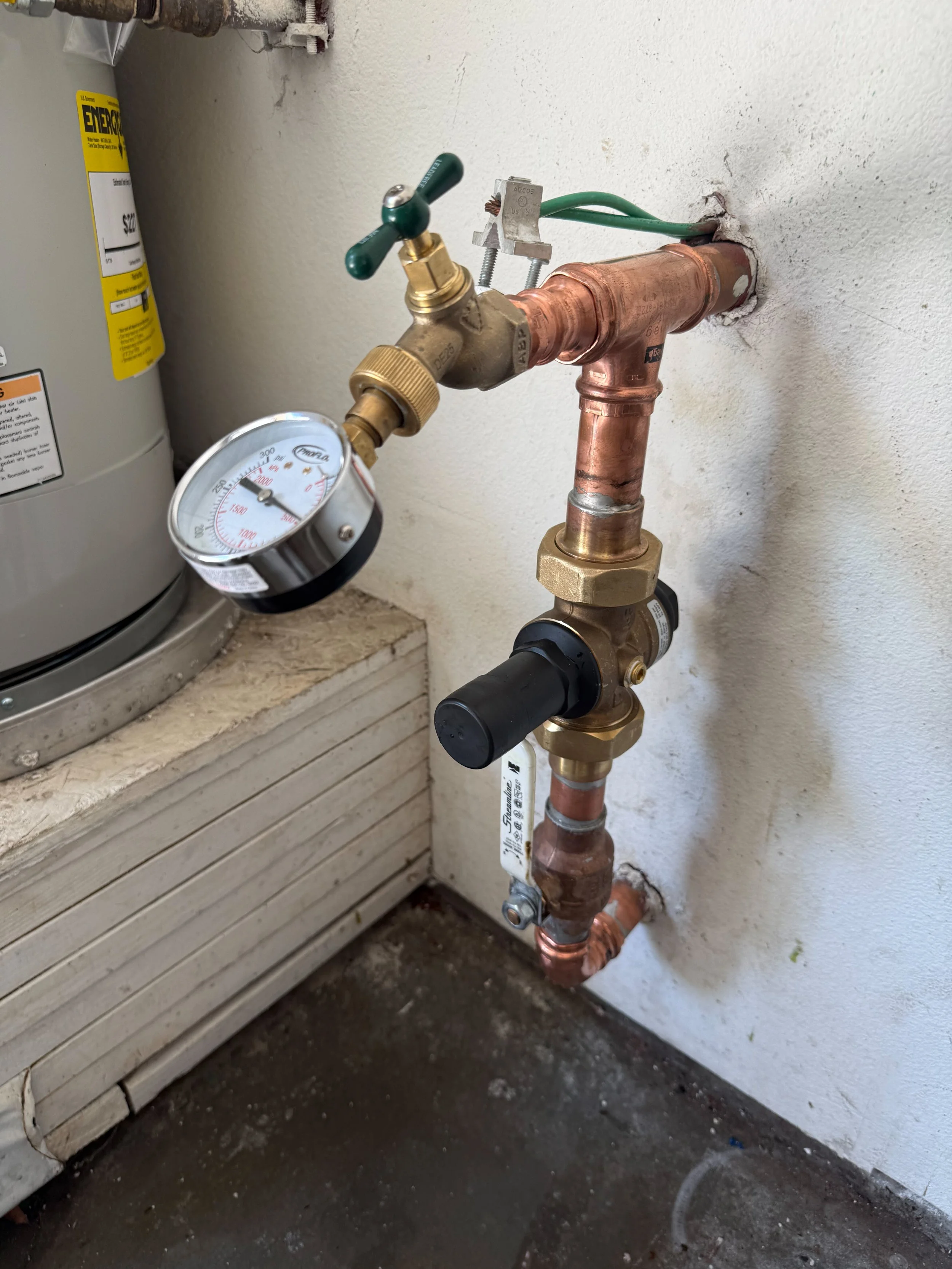 1 1/4 pressure regulator and shutoff installed by Premier Flow Plumbing in Pasadena, CA