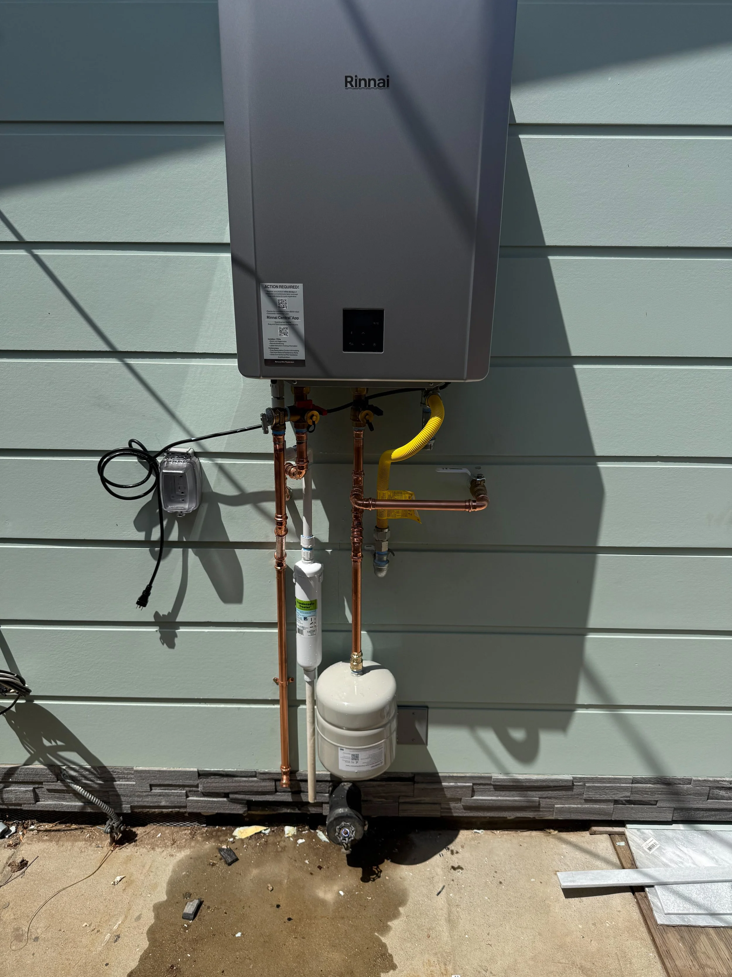 Rinnai tankless water heater installation in Los Angeles, CA.