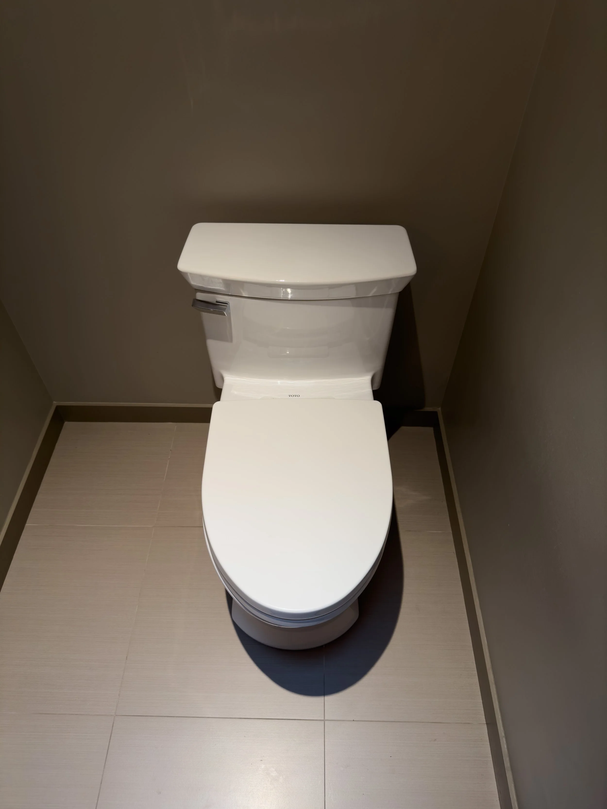 Toilet installation in Pasadena, CA.