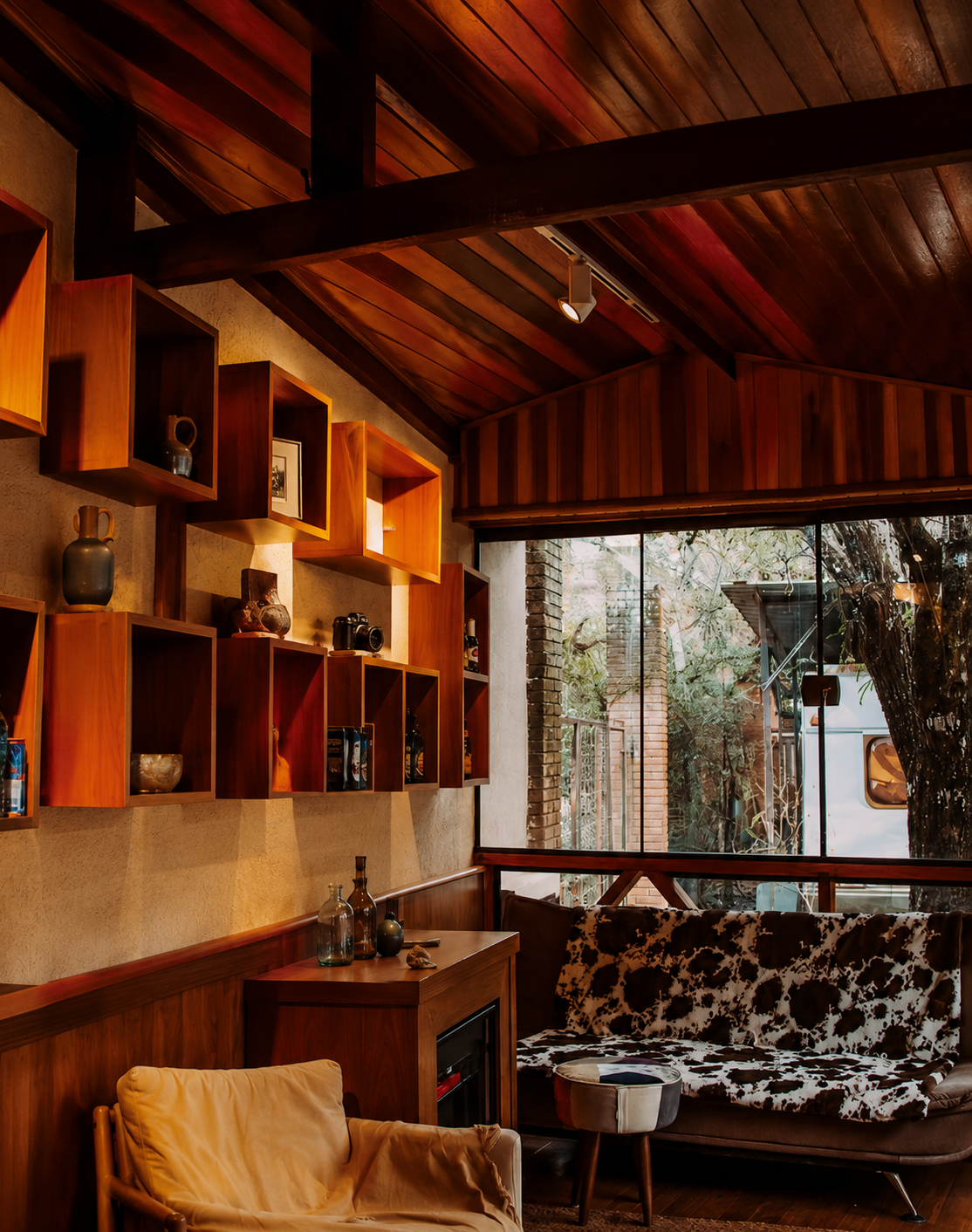 Objects That Stay With Us: How Meaningful Things Make a House Feel Like Home