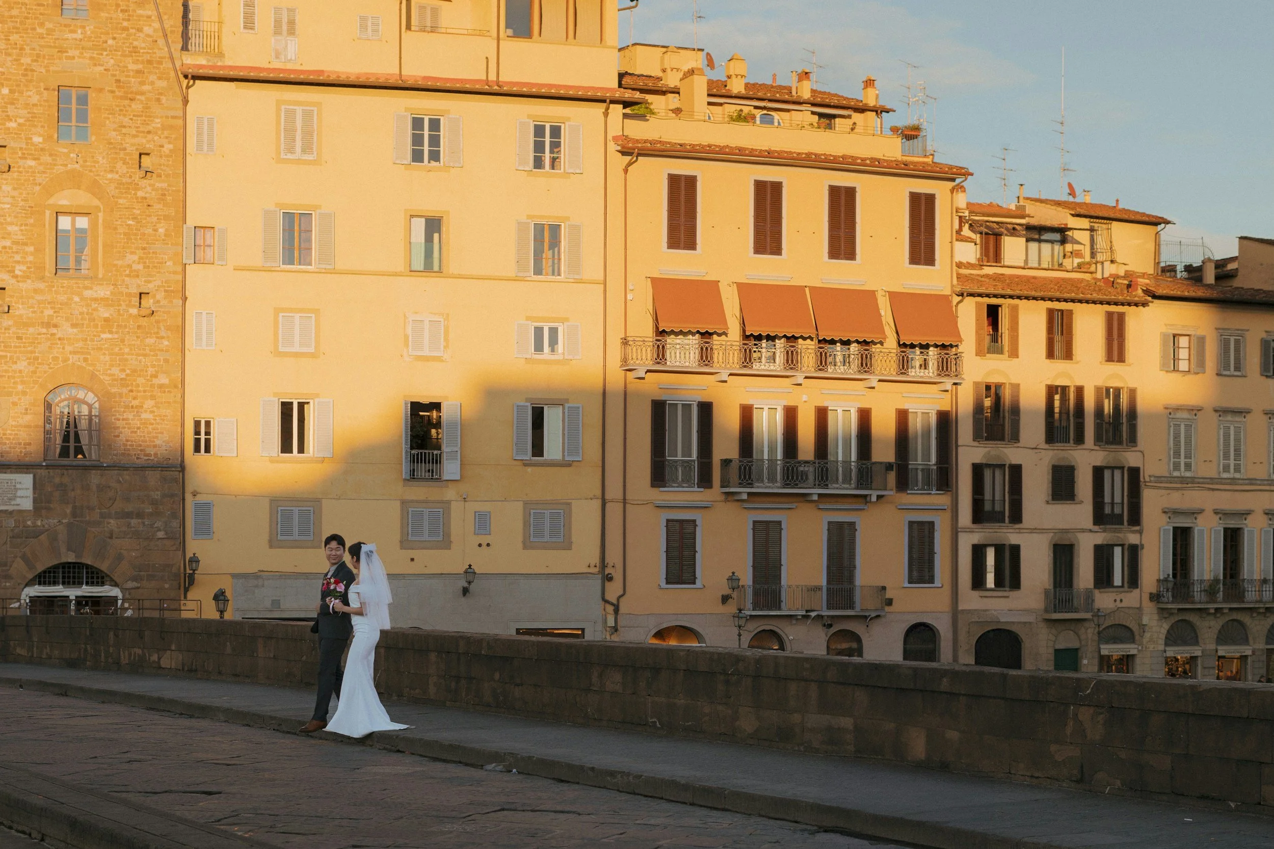 Your Italian wedding vedors communicate differently. Step to them.