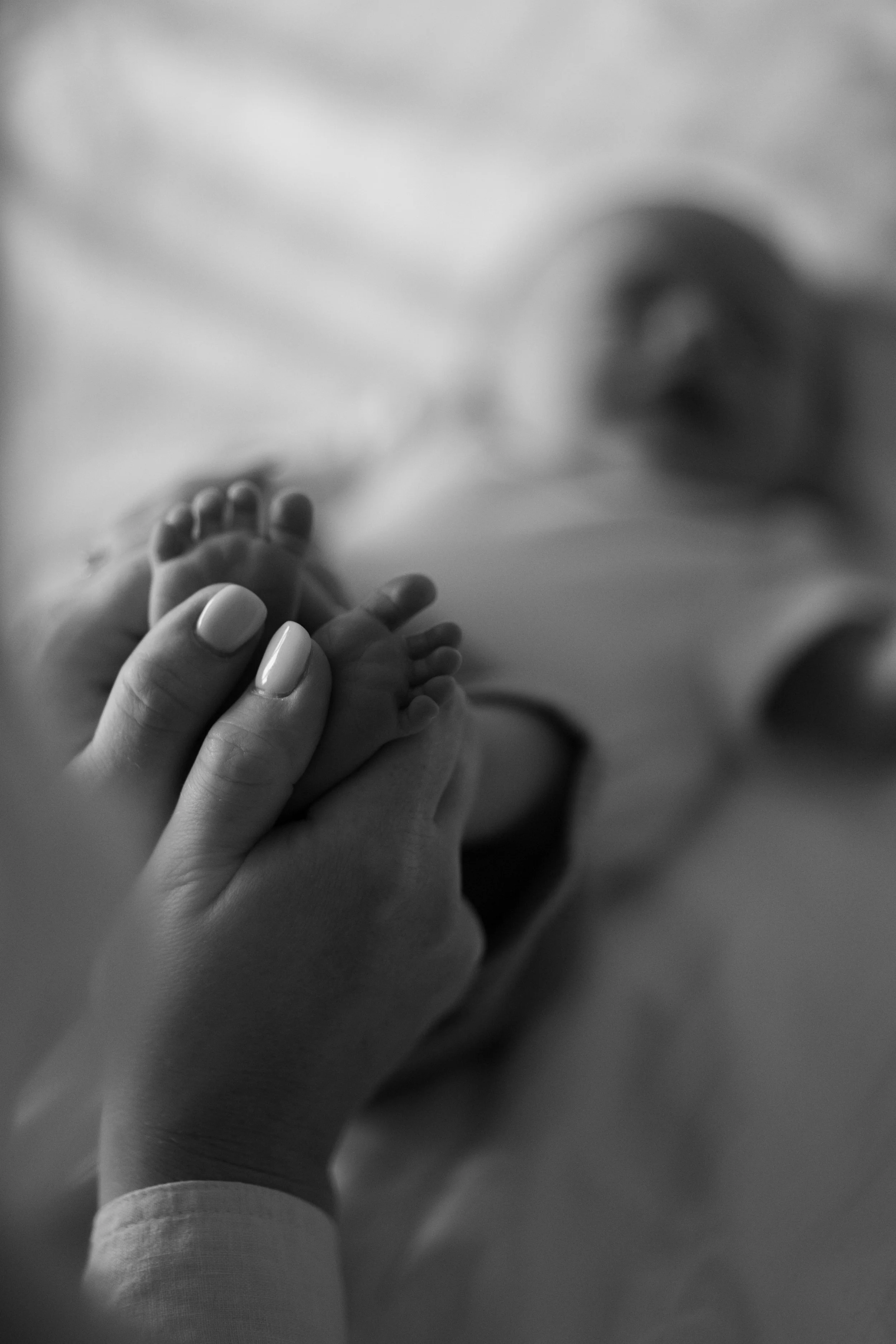 newborn-photographer-home-indoor-photoshoot-cheshire