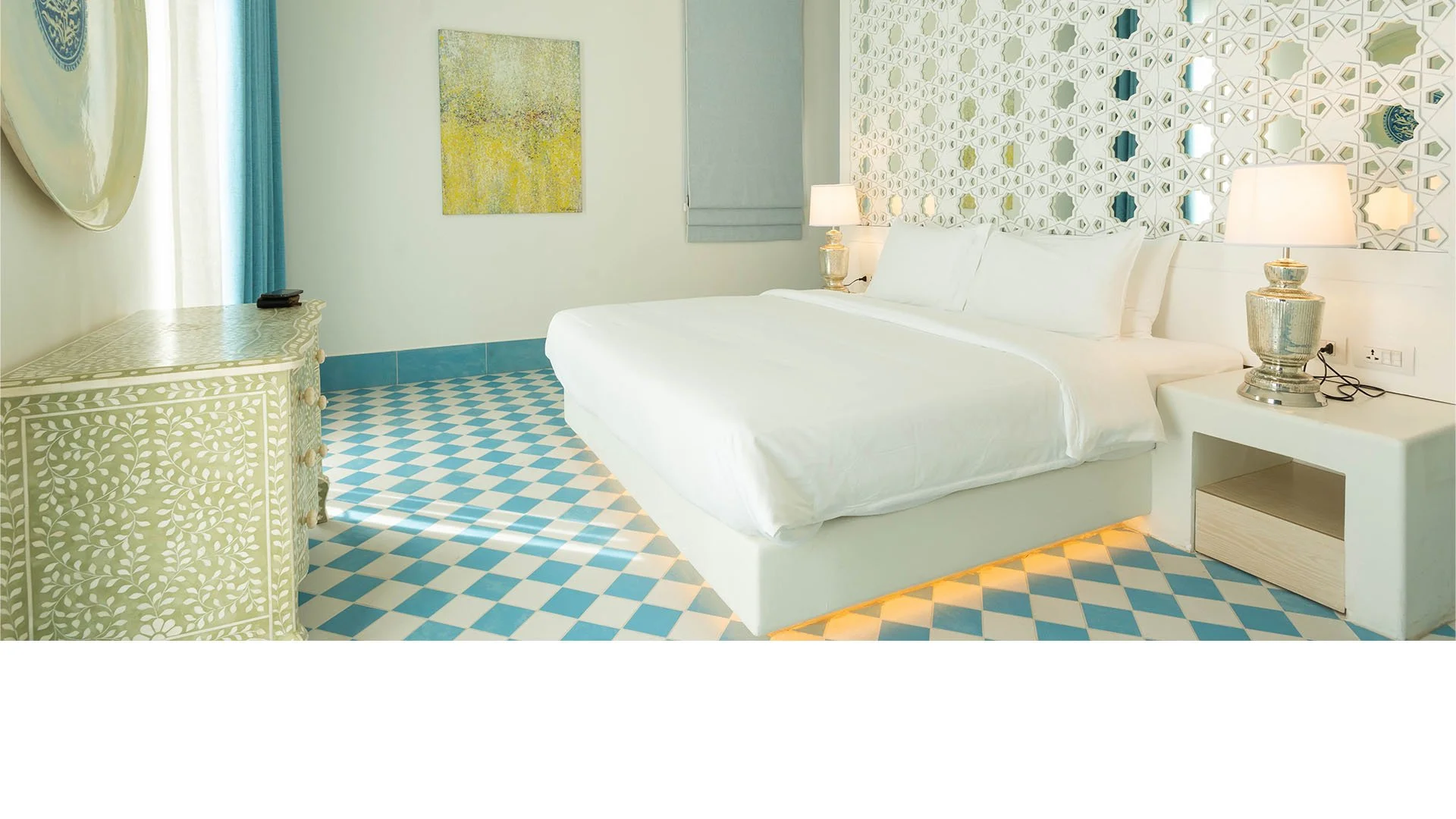 RoyalGem-Cloud7-Aqaba-Residence-Luxury-Travel-Vacation-Aqaba-Jordan-Fourbedrooms-bedroom.jpg.crdownload.jpg