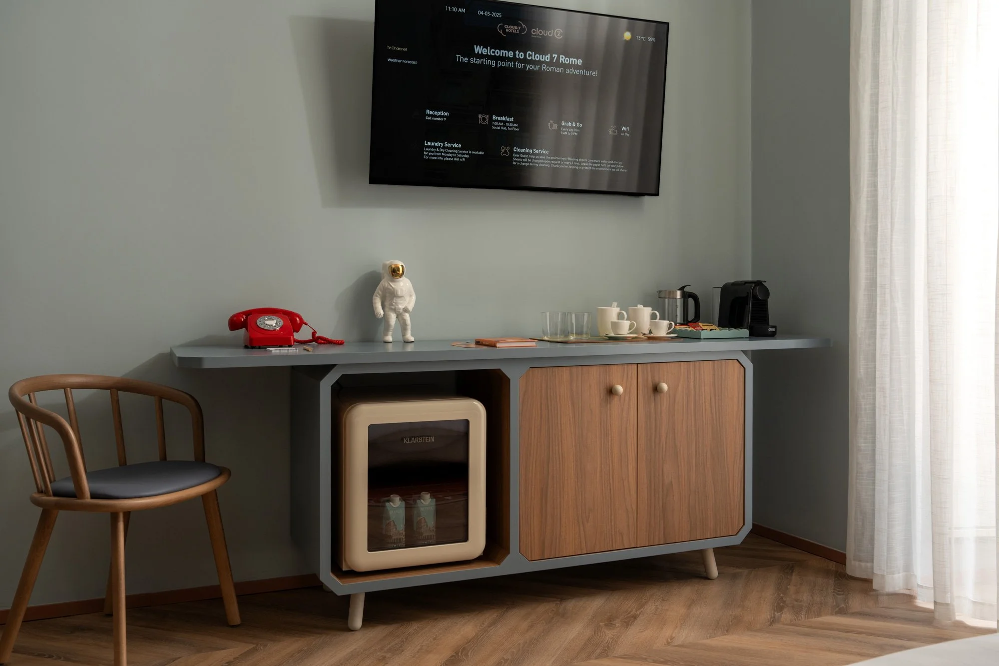 Deluxe-Room-Sideboard.jpg