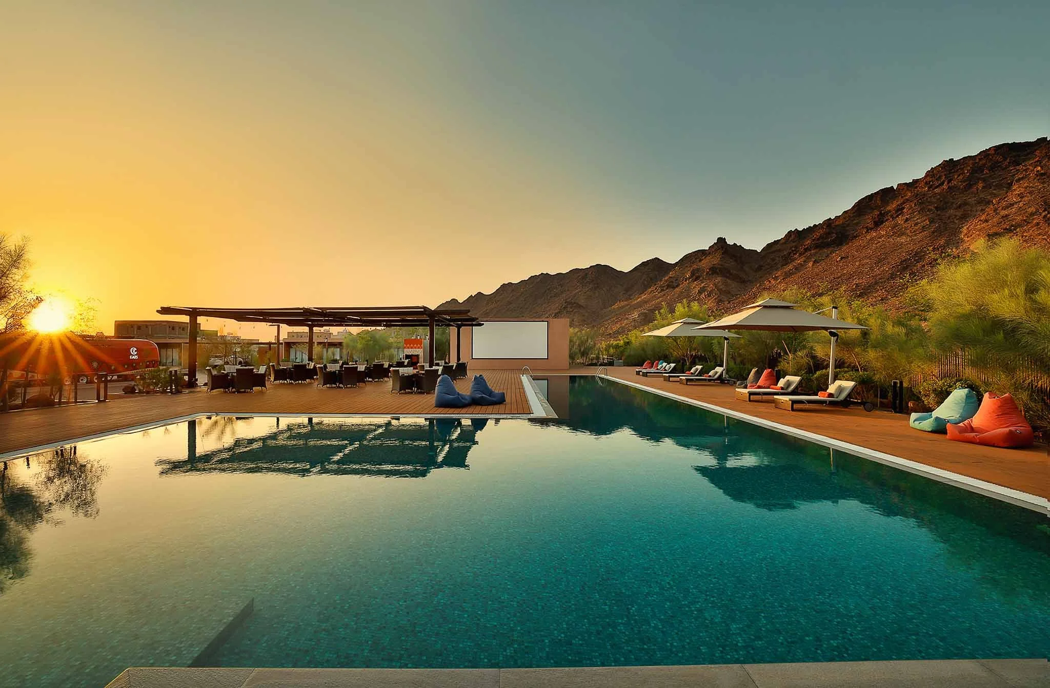 Pool Lounge
