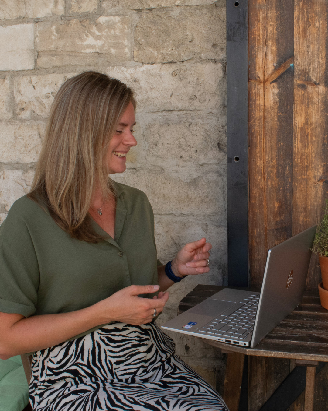 online psychological support for trauma anxiety overwhelm and emotional distress
