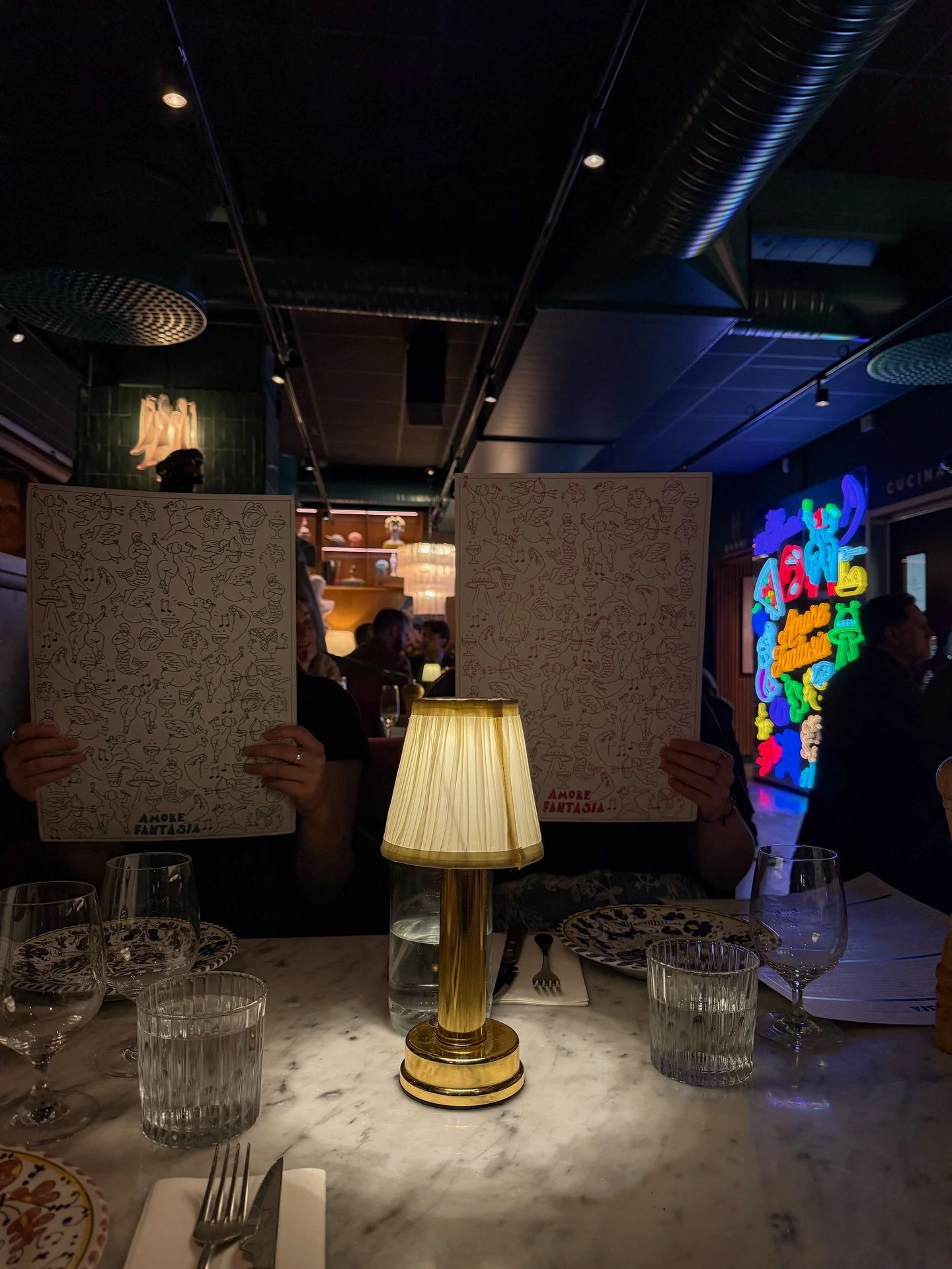 Came for dinner, stayed for the interiors 🤩 

#interiordesignstudent #designobservation#restaurantinterior #materiality #spatialdesigninteriorinspo designinspirationinterioratmosphere