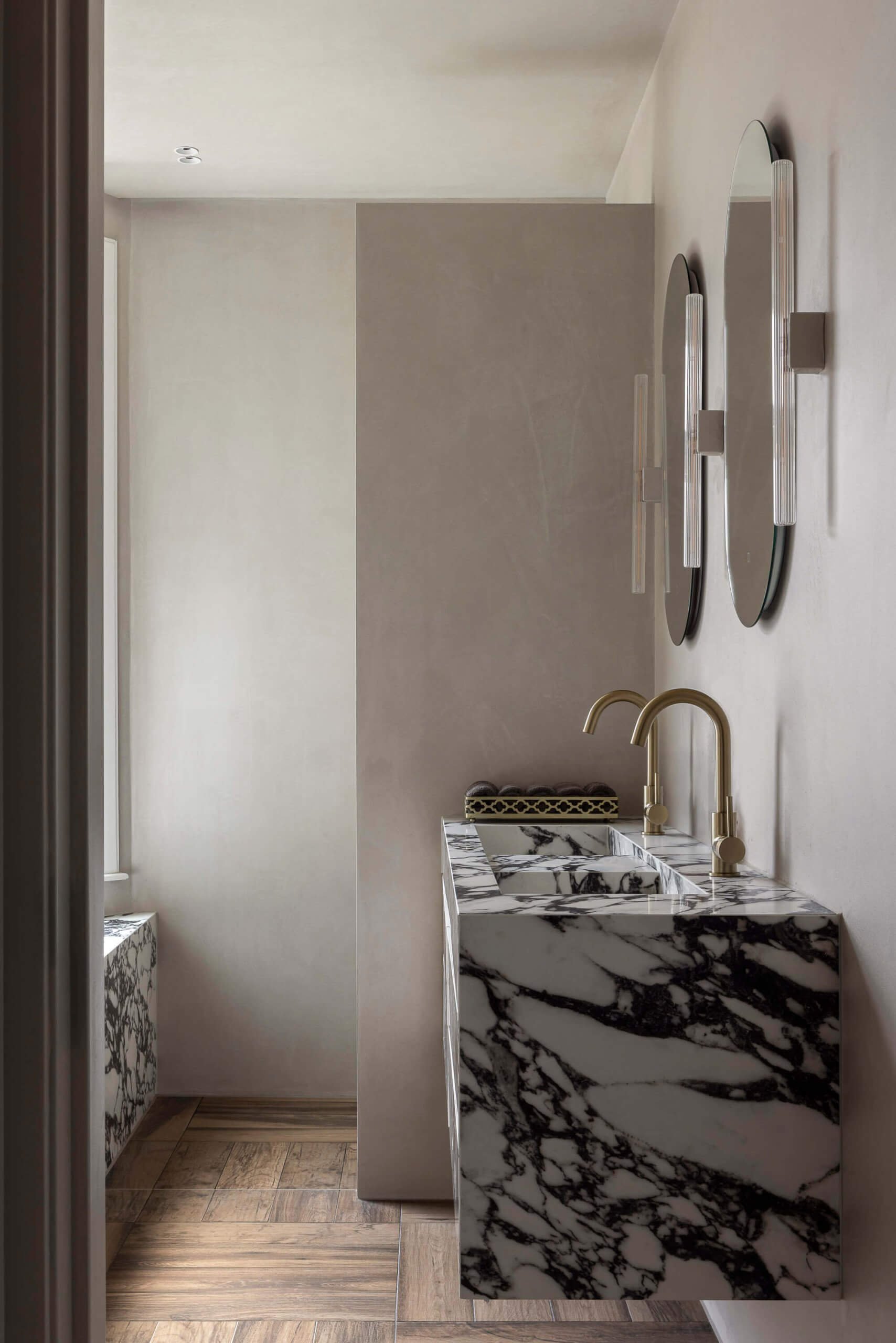 VAN-ESSEN-INTERIORS-6518-LR-1-scaled.jpg