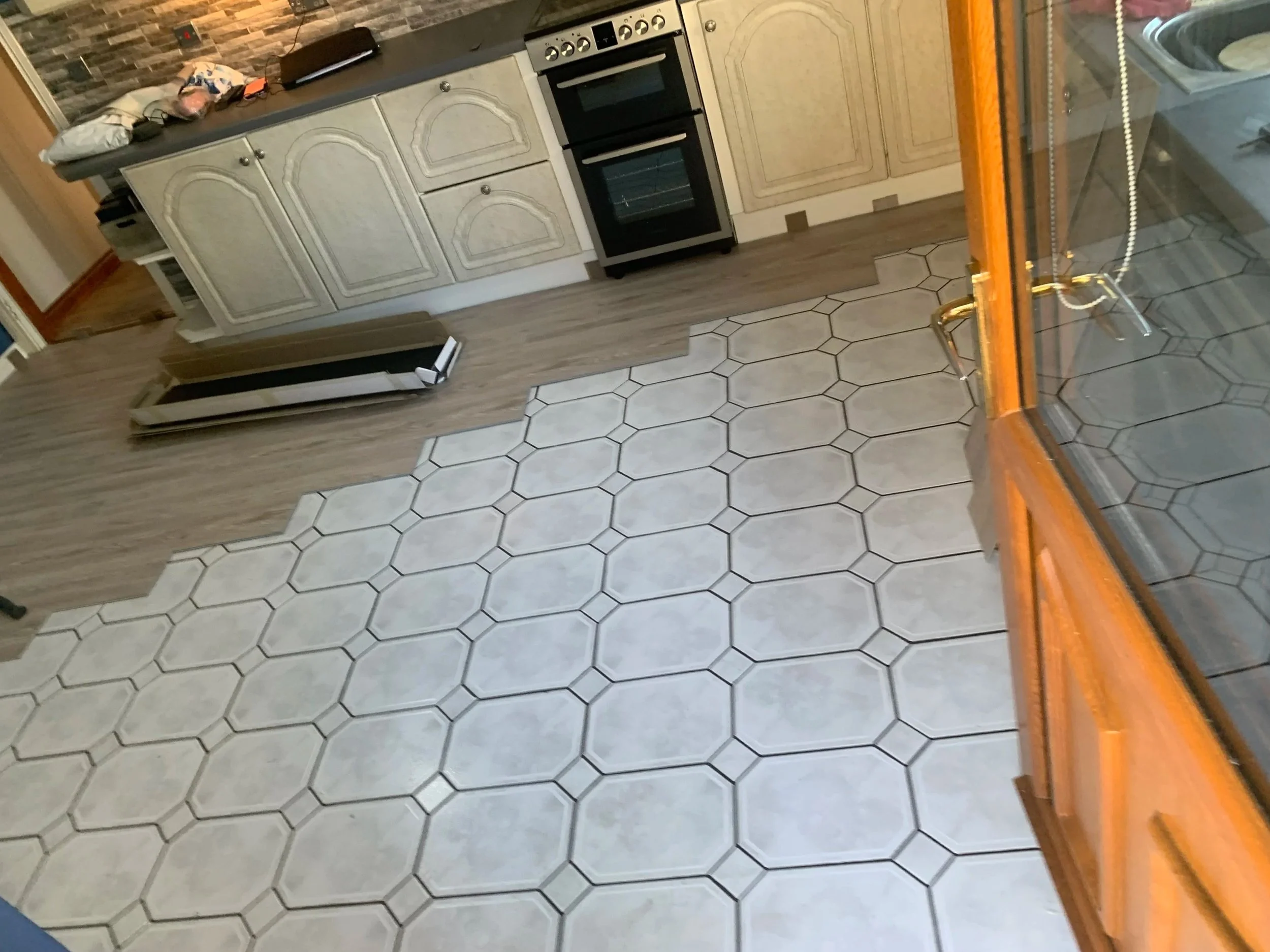Crumlin Kitchen LVT Before 1.jpeg