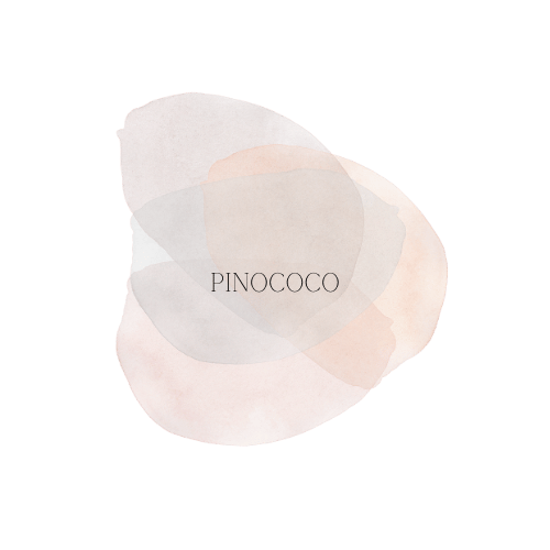 Abstract watercolor background with overlapping soft pastel shapes and the word "PINOCONO" in the center.